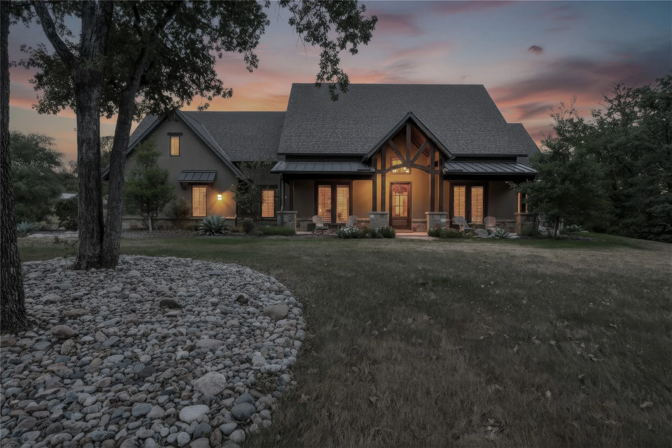 Single Family Residence For Sale in Denton County , 197 Stonewood Boulevard, Bartonville, Texas 76226, 4 Bedroom, 4 Bathroom, 3 Garage spaces, 3,612 Sqft, built in 2018, mls#21371179, Real Estate Agent in Bartonville, Homes For Sale in Denton county, Homes For Sale in Bartonville, Realtor in Bartonville Texas, Real Estate Brokerage Independent Realty Texas, Luminita Cordes Realtor