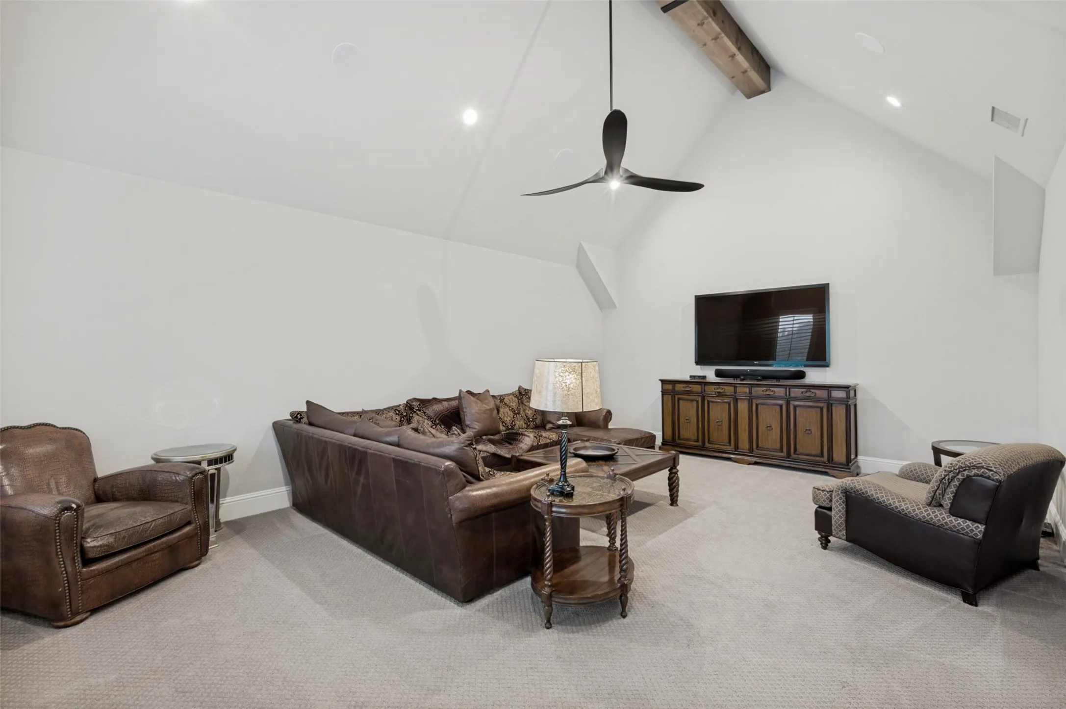 Single Family Residence For Sale in Denton County , 197 Stonewood Boulevard, Bartonville, Texas 76226, 4 Bedroom, 4 Bathroom, 3 Garage spaces, 3,612 Sqft, built in 2018, mls#21371179, Real Estate Agent in Bartonville, Homes For Sale in Denton county, Homes For Sale in Bartonville, Realtor in Bartonville Texas, Real Estate Brokerage Independent Realty Texas, Luminita Cordes Realtor