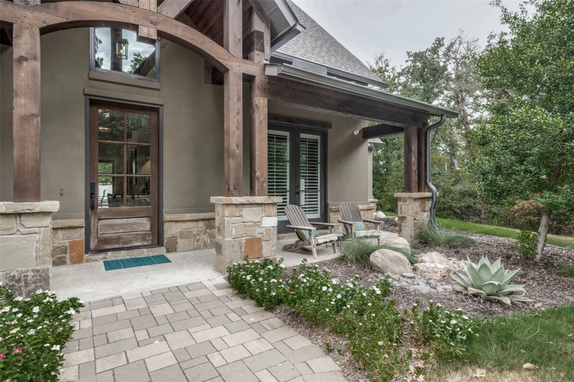 Single Family Residence For Sale in Denton County , 197 Stonewood Boulevard, Bartonville, Texas 76226, 4 Bedroom, 4 Bathroom, 3 Garage spaces, 3,612 Sqft, built in 2018, mls#21371179, Real Estate Agent in Bartonville, Homes For Sale in Denton county, Homes For Sale in Bartonville, Realtor in Bartonville Texas, Real Estate Brokerage Independent Realty Texas, Luminita Cordes Realtor
