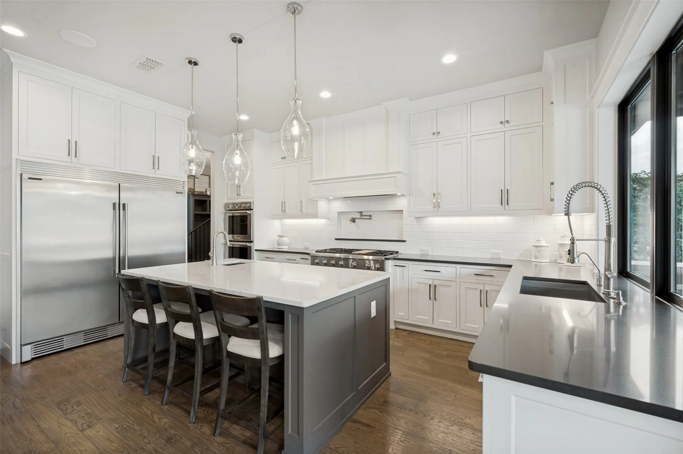 Single Family Residence For Sale in Denton County , 197 Stonewood Boulevard, Bartonville, Texas 76226, 4 Bedroom, 4 Bathroom, 3 Garage spaces, 3,612 Sqft, built in 2018, mls#21371179, Real Estate Agent in Bartonville, Homes For Sale in Denton county, Homes For Sale in Bartonville, Realtor in Bartonville Texas, Real Estate Brokerage Independent Realty Texas, Luminita Cordes Realtor