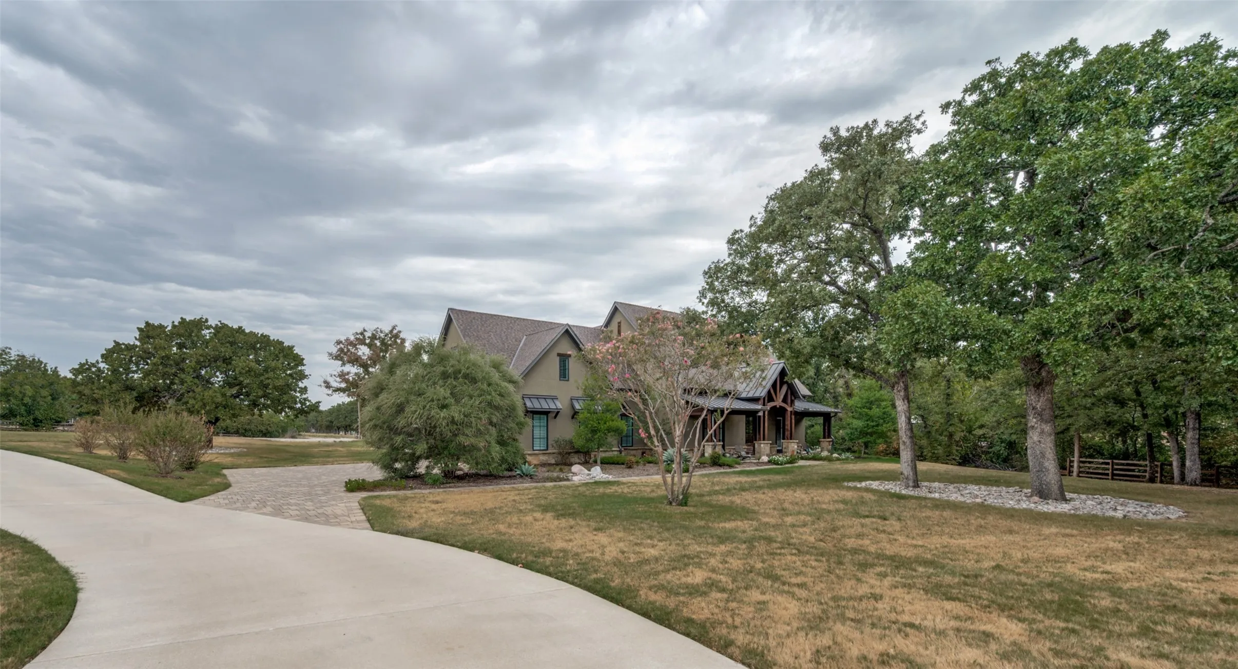Single Family Residence For Sale in Denton County , 197 Stonewood Boulevard, Bartonville, Texas 76226, 4 Bedroom, 4 Bathroom, 3 Garage spaces, 3,612 Sqft, built in 2018, mls#21371179, Real Estate Agent in Bartonville, Homes For Sale in Denton county, Homes For Sale in Bartonville, Realtor in Bartonville Texas, Real Estate Brokerage Independent Realty Texas, Luminita Cordes Realtor