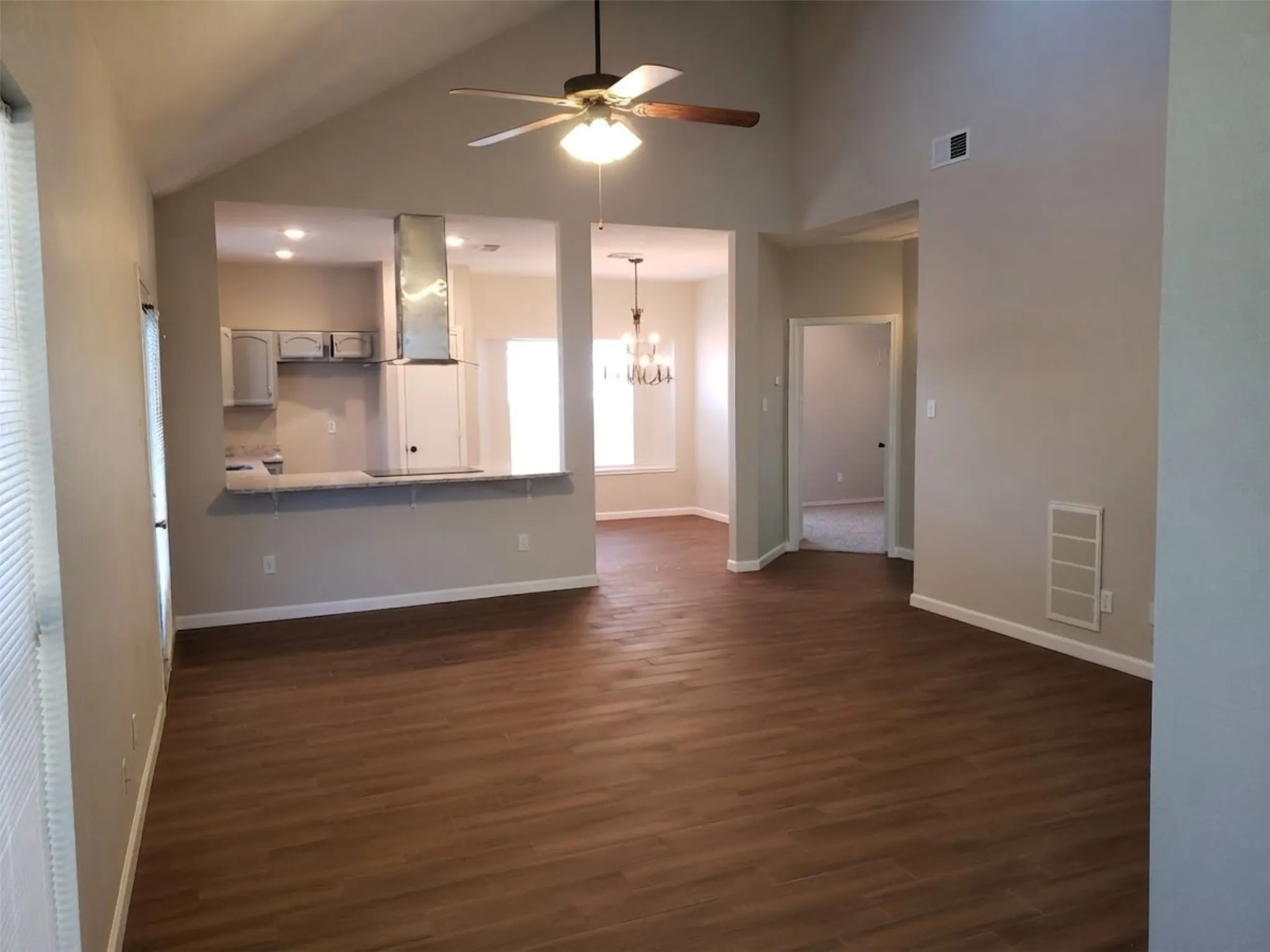 Single Family Residence For Sale in Denton County , 1361 Mimosa Lane, Lewisville, Texas 75077, 3 Bedroom, 2 Bathroom, 2 Garage spaces, 1,465 Sqft, built in 1986, mls#21371681, Real Estate Agent in Lewisville, Homes For Sale in Denton county, Homes For Sale in Lewisville, Realtor in Lewisville Texas, Real Estate Brokerage Independent Realty Texas, Luminita Cordes Realtor