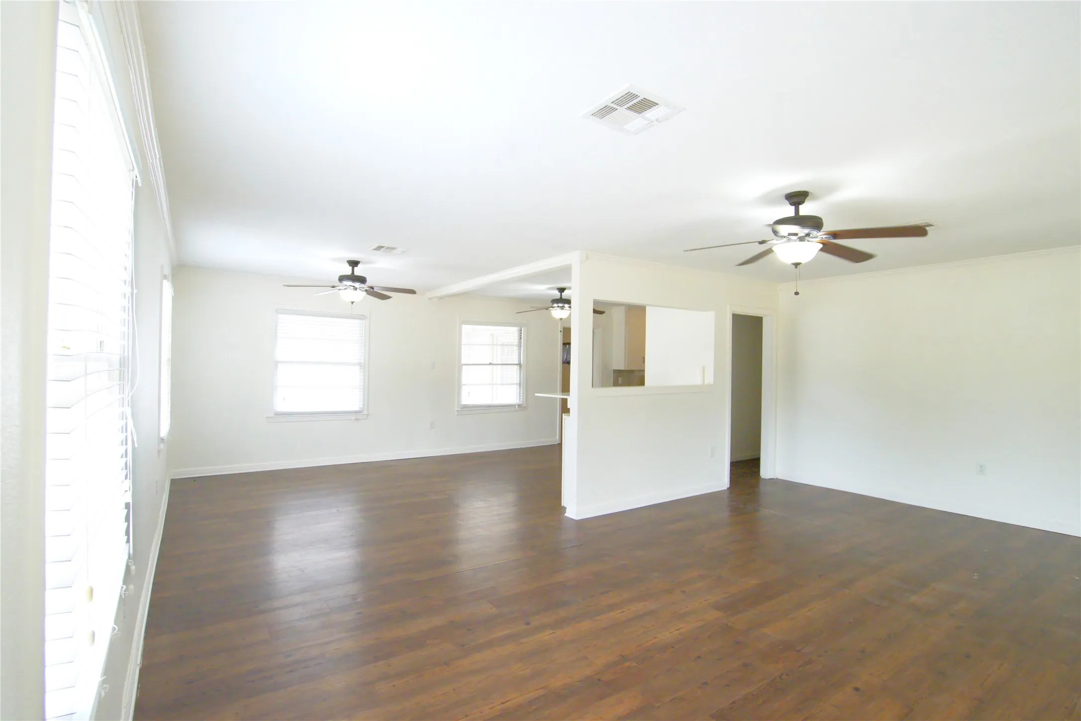 loving dinning open floorplan