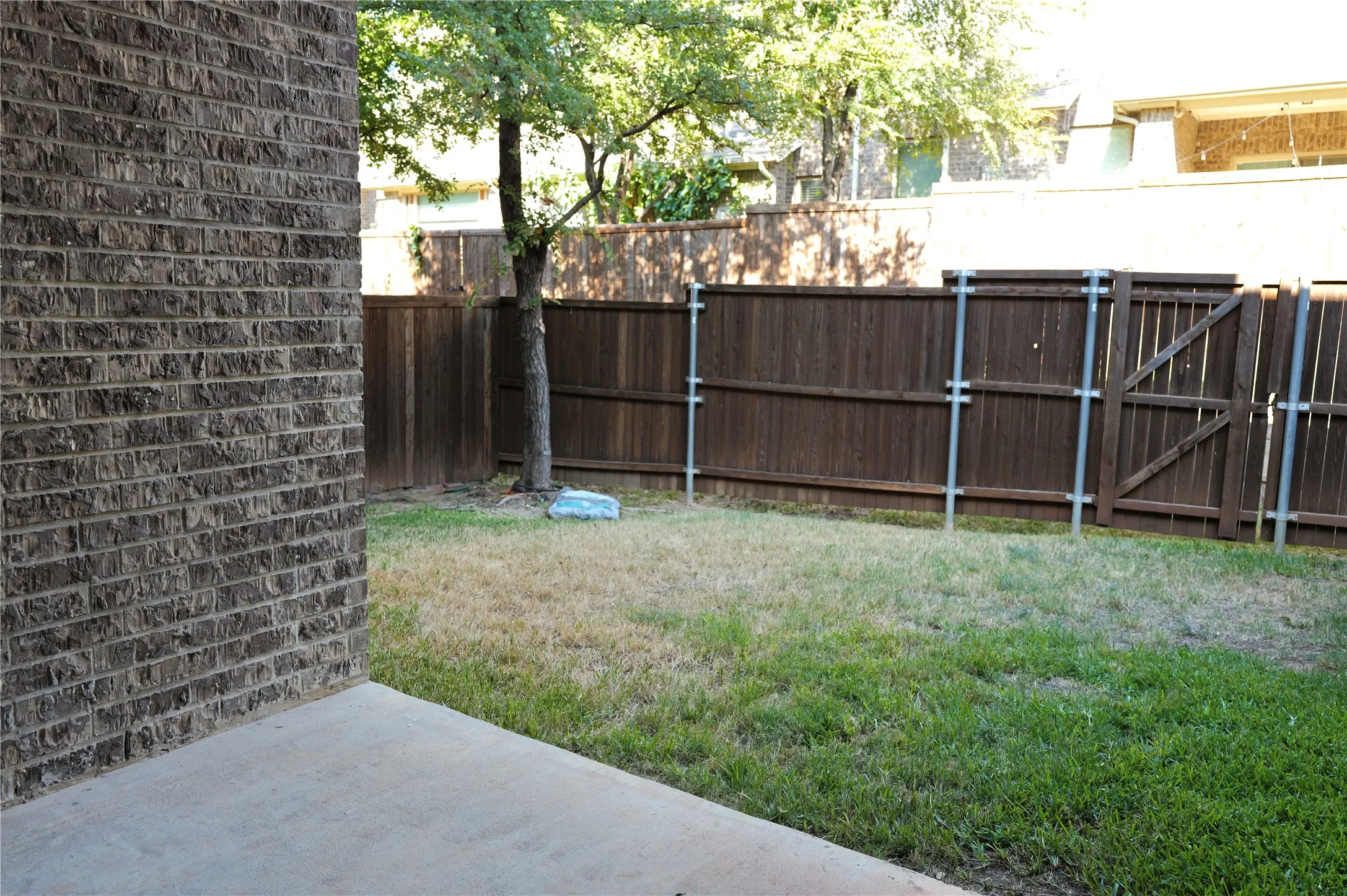 Townhouse For Sale in Collin County , 17728 Coralberry Drive, Dallas, Texas 75252, 3 Bedroom, 3 Bathroom, 2 Garage spaces, 1,937 Sqft, built in 2019, mls#21371690, Real Estate Agent in Dallas, Homes For Sale in Collin county, Homes For Sale in Dallas, Realtor in Dallas Texas, Real Estate Brokerage Independent Realty Texas, Luminita Cordes Realtor