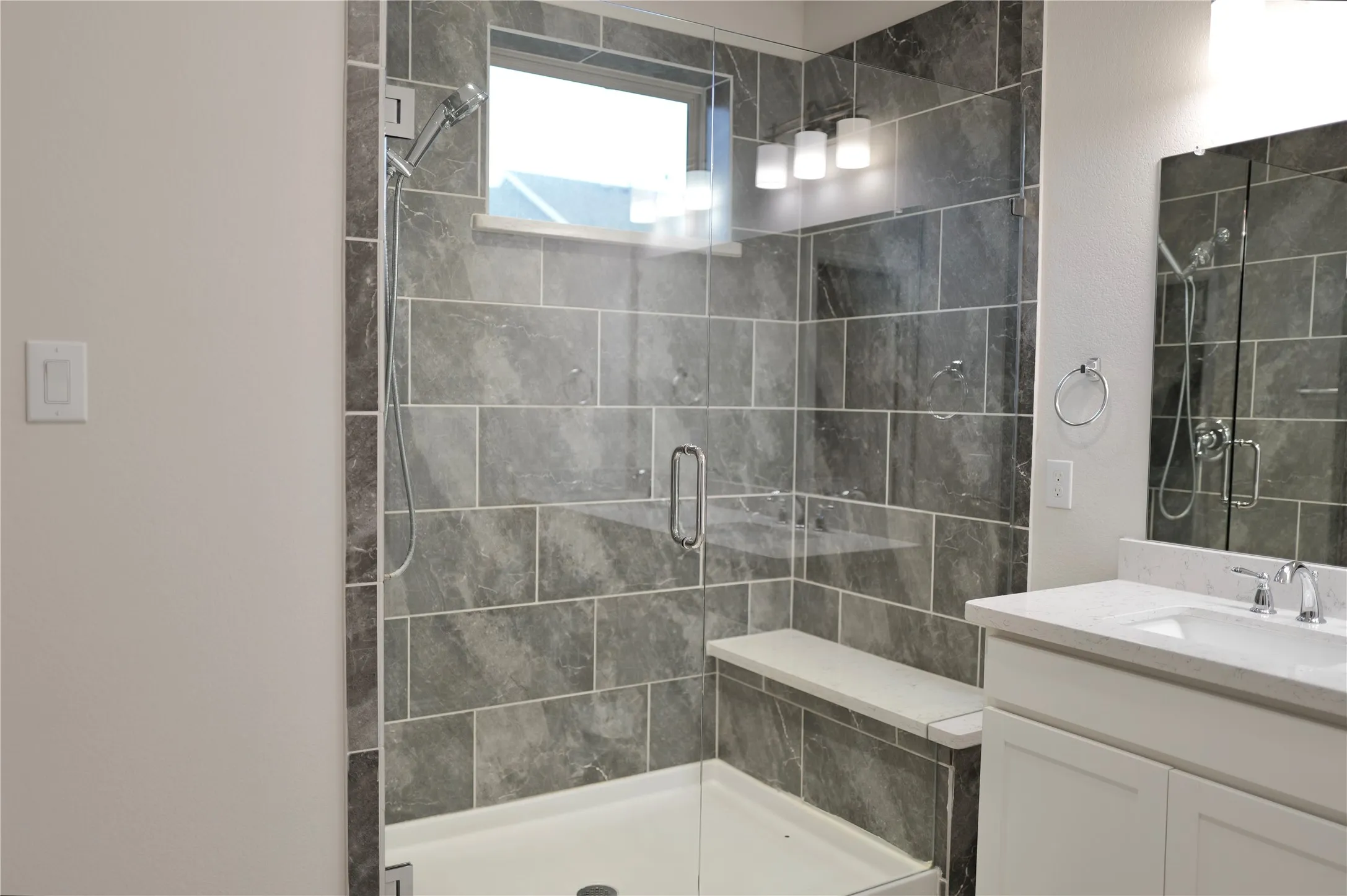 Townhouse For Sale in Collin County , 17728 Coralberry Drive, Dallas, Texas 75252, 3 Bedroom, 3 Bathroom, 2 Garage spaces, 1,937 Sqft, built in 2019, mls#21371690, Real Estate Agent in Dallas, Homes For Sale in Collin county, Homes For Sale in Dallas, Realtor in Dallas Texas, Real Estate Brokerage Independent Realty Texas, Luminita Cordes Realtor