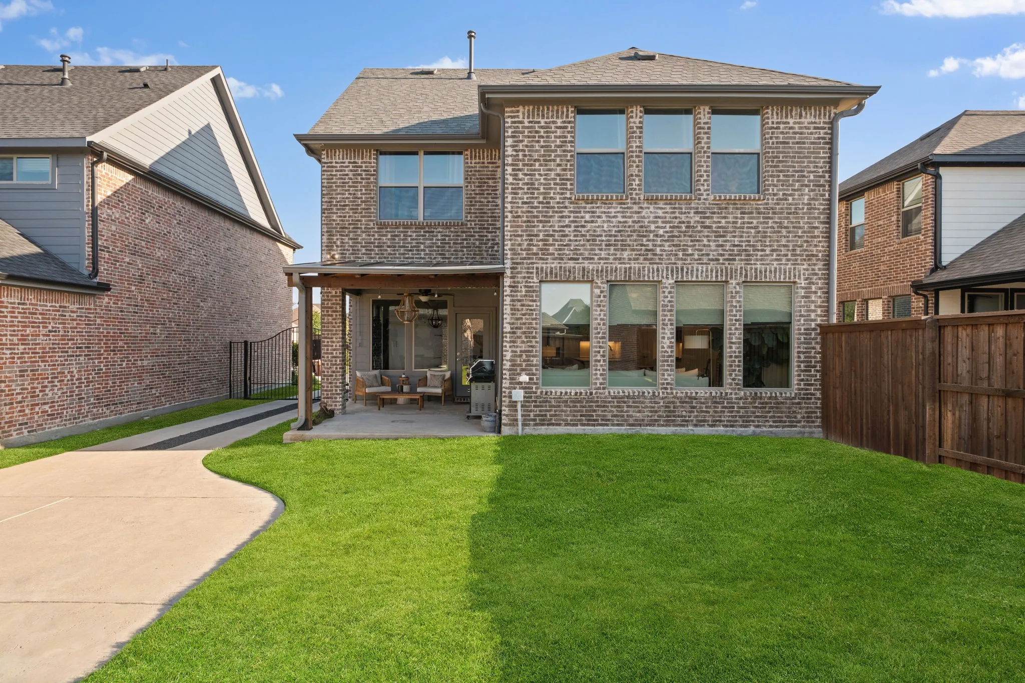 Single Family Residence For Rent in Grayson County , 1908 Temple Hill, Van Alstyne, Texas 75495, 3 Bedroom, 3 Bathroom, 2 Garage spaces, 2,345 Sqft, built in 2022, mls#21364659, Real Estate Agent in Van Alstyne, Homes For Rent in Grayson county, Homes For Rent in Van Alstyne, Realtor in Van Alstyne Texas, Real Estate Brokerage Independent Realty Texas, Luminita Cordes Realtor