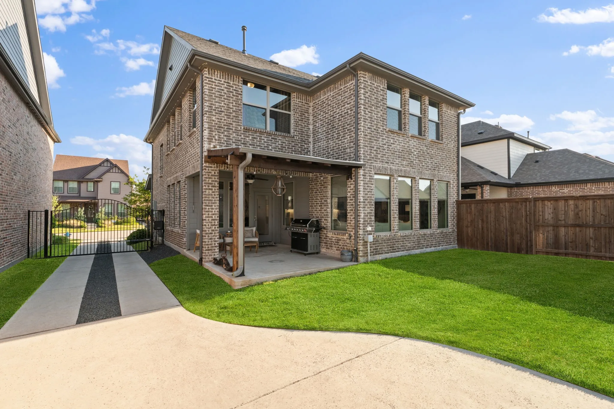 Single Family Residence For Rent in Grayson County , 1908 Temple Hill, Van Alstyne, Texas 75495, 3 Bedroom, 3 Bathroom, 2 Garage spaces, 2,345 Sqft, built in 2022, mls#21364659, Real Estate Agent in Van Alstyne, Homes For Rent in Grayson county, Homes For Rent in Van Alstyne, Realtor in Van Alstyne Texas, Real Estate Brokerage Independent Realty Texas, Luminita Cordes Realtor