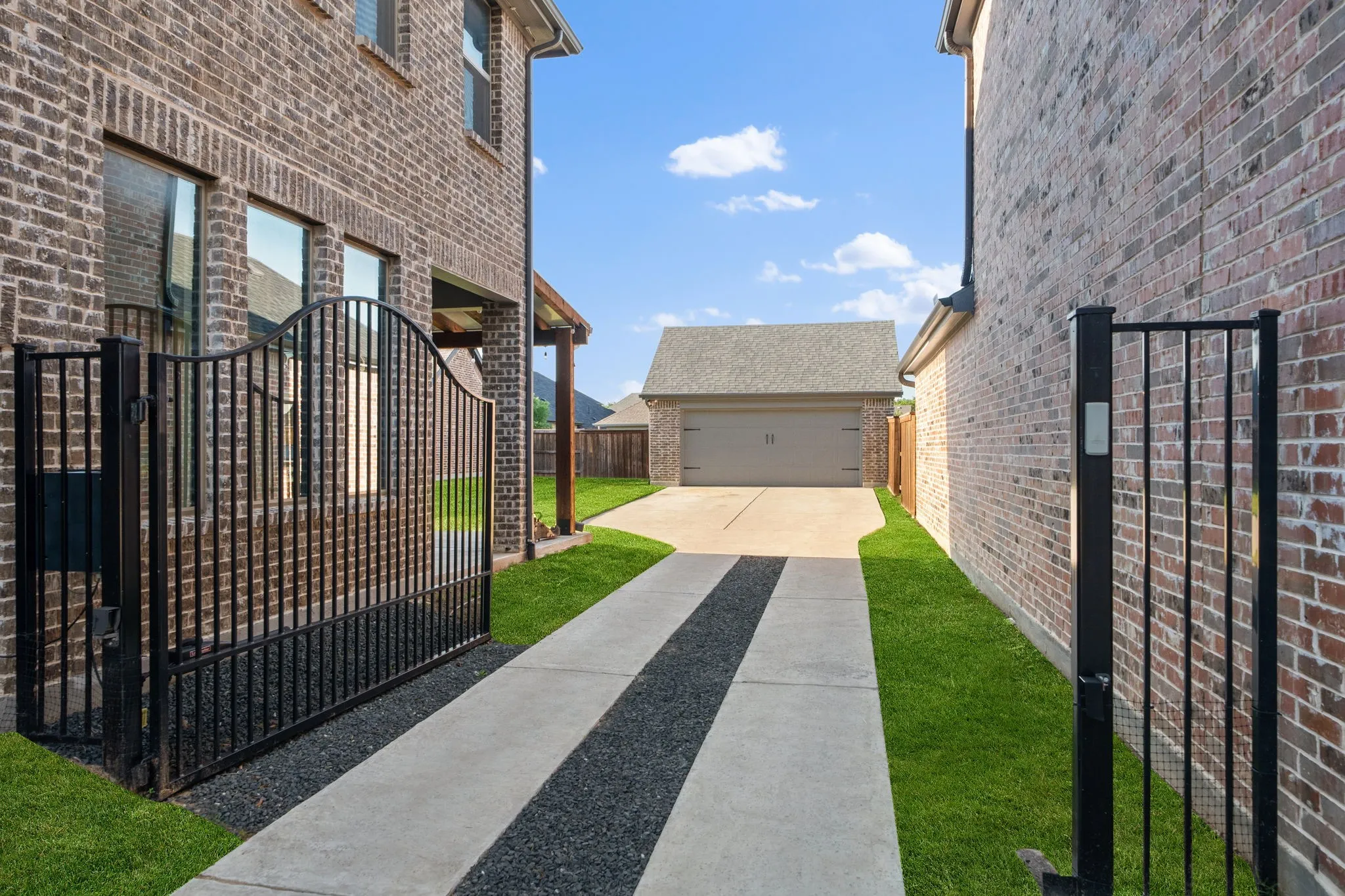 Single Family Residence For Rent in Grayson County , 1908 Temple Hill, Van Alstyne, Texas 75495, 3 Bedroom, 3 Bathroom, 2 Garage spaces, 2,345 Sqft, built in 2022, mls#21364659, Real Estate Agent in Van Alstyne, Homes For Rent in Grayson county, Homes For Rent in Van Alstyne, Realtor in Van Alstyne Texas, Real Estate Brokerage Independent Realty Texas, Luminita Cordes Realtor