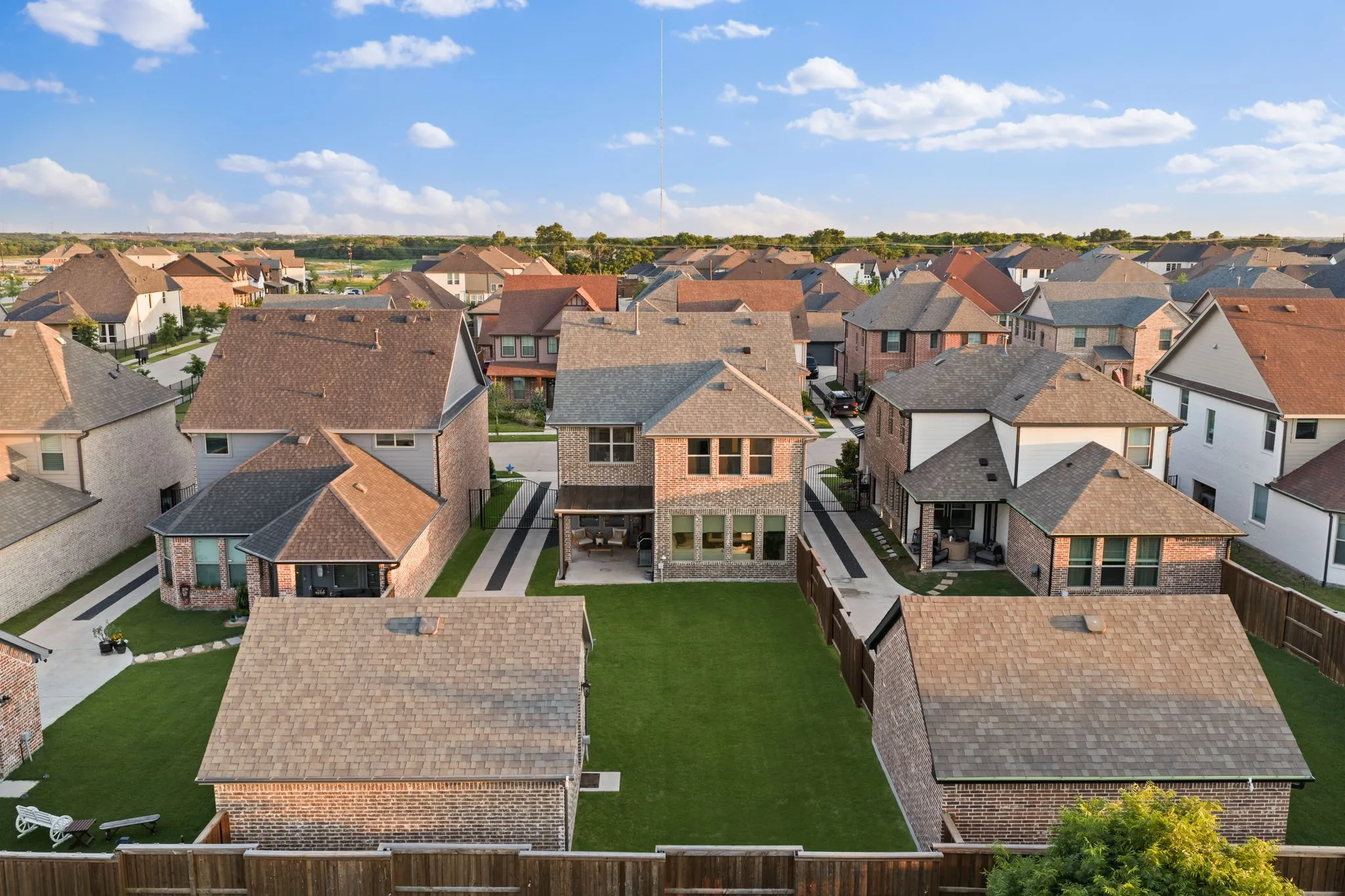 Single Family Residence For Rent in Grayson County , 1908 Temple Hill, Van Alstyne, Texas 75495, 3 Bedroom, 3 Bathroom, 2 Garage spaces, 2,345 Sqft, built in 2022, mls#21364659, Real Estate Agent in Van Alstyne, Homes For Rent in Grayson county, Homes For Rent in Van Alstyne, Realtor in Van Alstyne Texas, Real Estate Brokerage Independent Realty Texas, Luminita Cordes Realtor