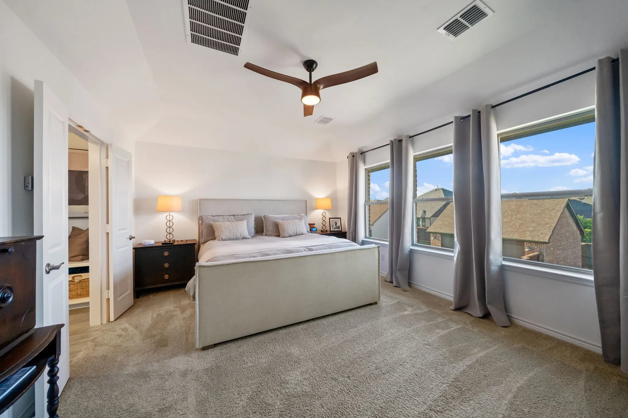 Single Family Residence For Rent in Grayson County , 1908 Temple Hill, Van Alstyne, Texas 75495, 3 Bedroom, 3 Bathroom, 2 Garage spaces, 2,345 Sqft, built in 2022, mls#21364659, Real Estate Agent in Van Alstyne, Homes For Rent in Grayson county, Homes For Rent in Van Alstyne, Realtor in Van Alstyne Texas, Real Estate Brokerage Independent Realty Texas, Luminita Cordes Realtor
