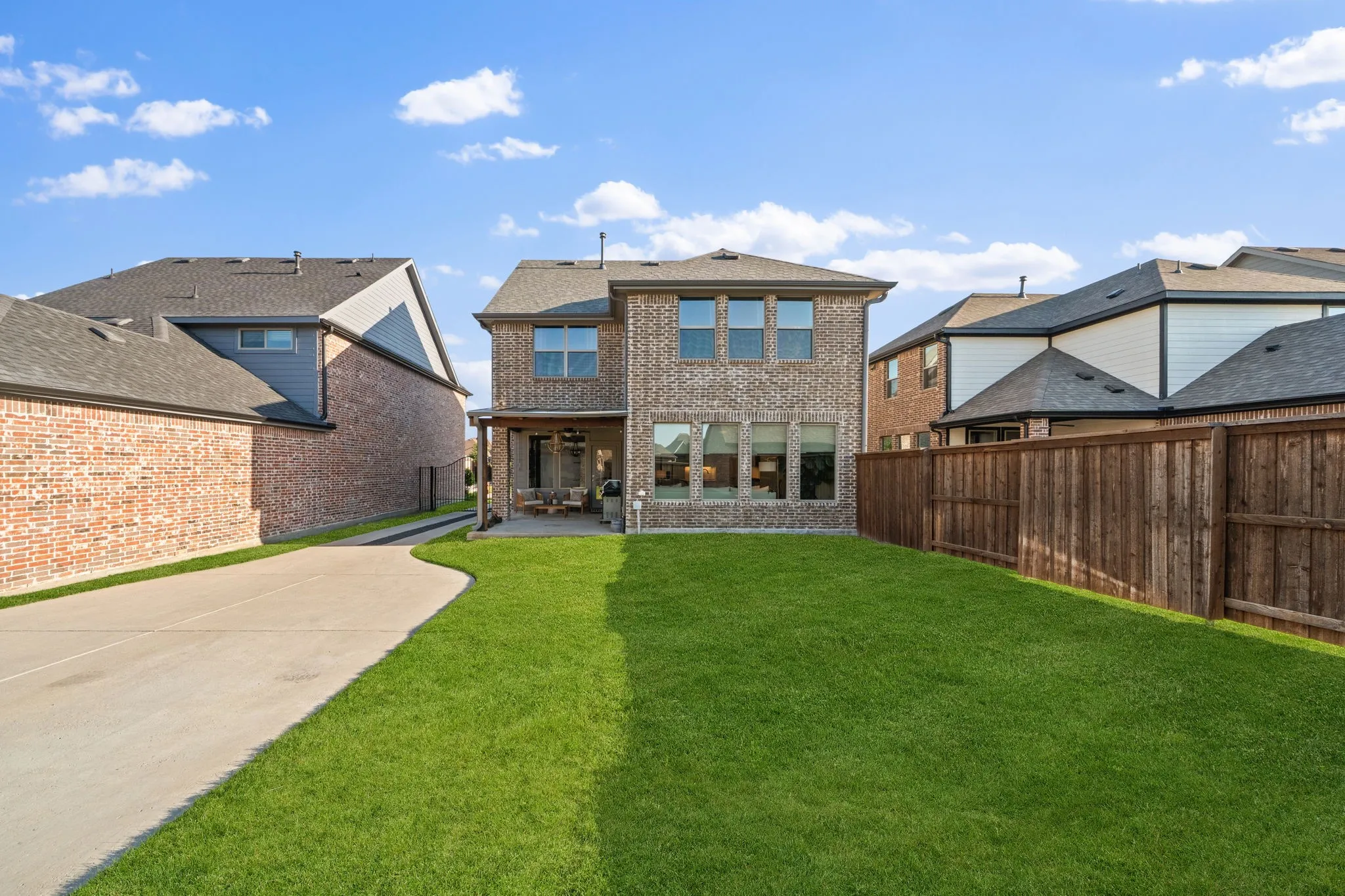Single Family Residence For Rent in Grayson County , 1908 Temple Hill, Van Alstyne, Texas 75495, 3 Bedroom, 3 Bathroom, 2 Garage spaces, 2,345 Sqft, built in 2022, mls#21364659, Real Estate Agent in Van Alstyne, Homes For Rent in Grayson county, Homes For Rent in Van Alstyne, Realtor in Van Alstyne Texas, Real Estate Brokerage Independent Realty Texas, Luminita Cordes Realtor