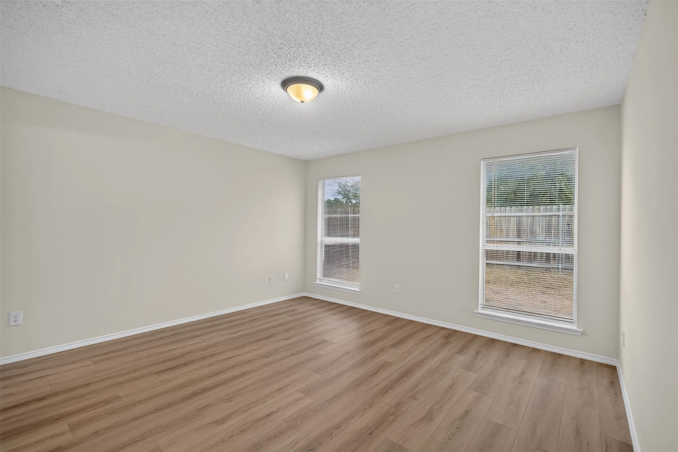Single Family Residence For Sale in Dallas County , 3312 Knoll Trail, Balch Springs, Texas 75180, 4 Bedroom, 2 Bathroom, 2 Garage spaces, 1,456 Sqft, built in 2005, mls#21371708, Real Estate Agent in Balch Springs, Homes For Sale in Dallas county, Homes For Sale in Balch Springs, Realtor in Balch Springs Texas, Real Estate Brokerage Independent Realty Texas, Luminita Cordes Realtor