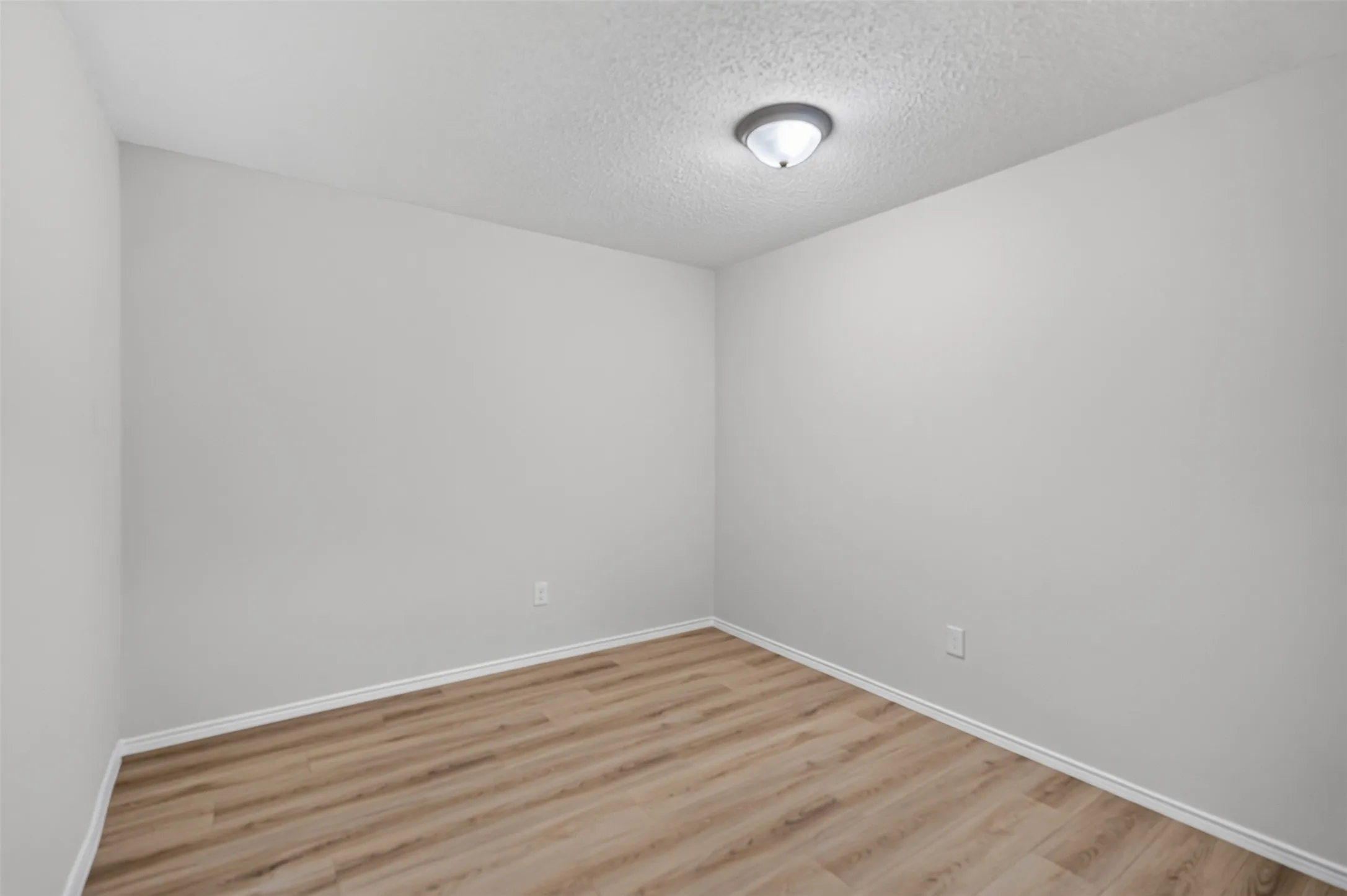Single Family Residence For Sale in Dallas County , 3312 Knoll Trail, Balch Springs, Texas 75180, 4 Bedroom, 2 Bathroom, 2 Garage spaces, 1,456 Sqft, built in 2005, mls#21371708, Real Estate Agent in Balch Springs, Homes For Sale in Dallas county, Homes For Sale in Balch Springs, Realtor in Balch Springs Texas, Real Estate Brokerage Independent Realty Texas, Luminita Cordes Realtor