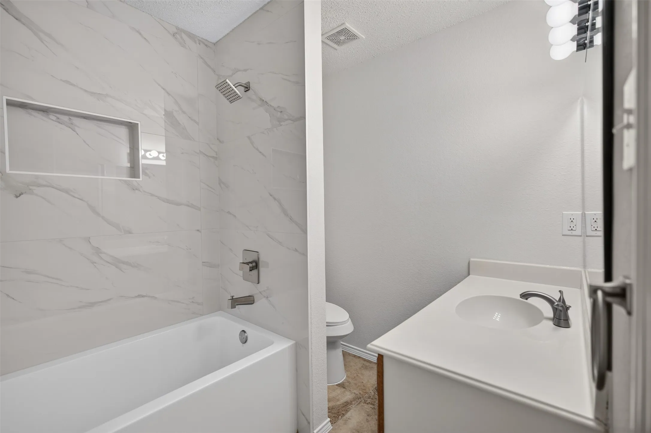 Single Family Residence For Sale in Dallas County , 3312 Knoll Trail, Balch Springs, Texas 75180, 4 Bedroom, 2 Bathroom, 2 Garage spaces, 1,456 Sqft, built in 2005, mls#21371708, Real Estate Agent in Balch Springs, Homes For Sale in Dallas county, Homes For Sale in Balch Springs, Realtor in Balch Springs Texas, Real Estate Brokerage Independent Realty Texas, Luminita Cordes Realtor