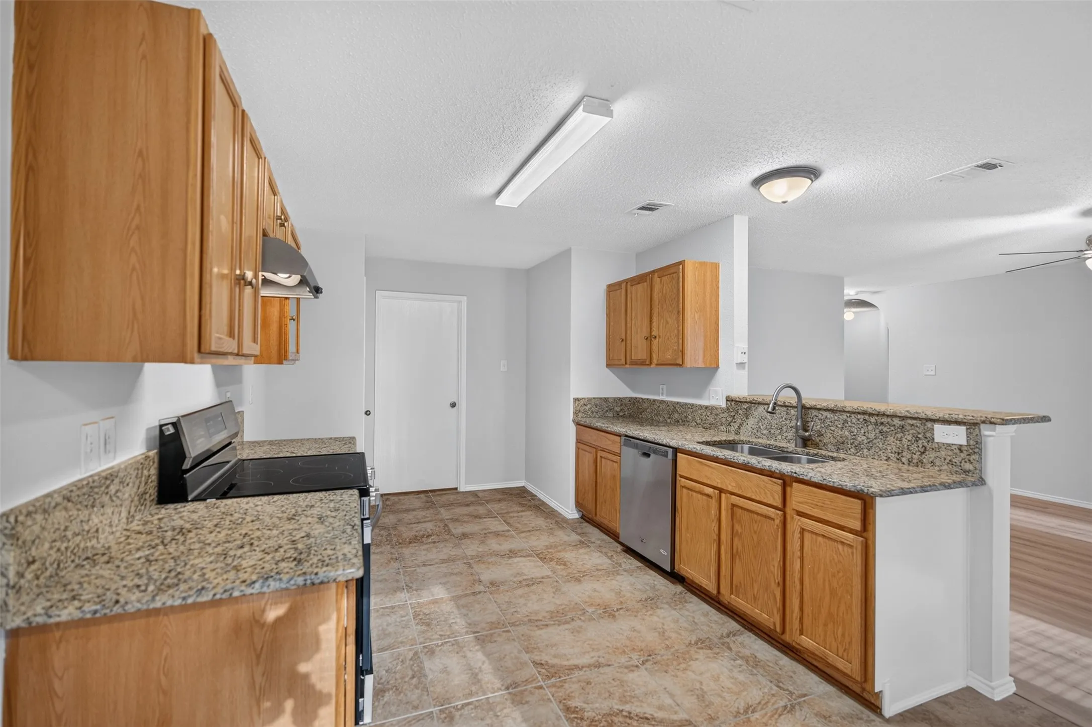 Single Family Residence For Sale in Dallas County , 3312 Knoll Trail, Balch Springs, Texas 75180, 4 Bedroom, 2 Bathroom, 2 Garage spaces, 1,456 Sqft, built in 2005, mls#21371708, Real Estate Agent in Balch Springs, Homes For Sale in Dallas county, Homes For Sale in Balch Springs, Realtor in Balch Springs Texas, Real Estate Brokerage Independent Realty Texas, Luminita Cordes Realtor