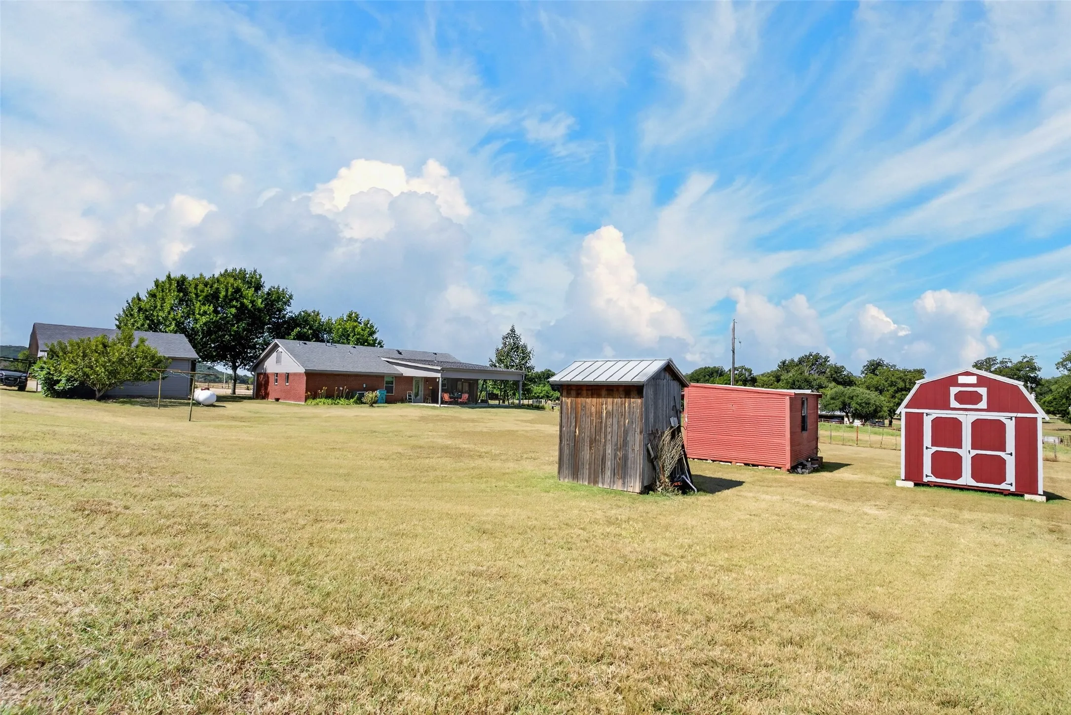 Single Family Residence For Sale in Coryell County , 11121 E HWY 84, Gatesville, Texas 76528, 2 Bedroom, 2 Bathroom, Garage spaces, 1,492 Sqft, built in 1997, mls#21364563, Real Estate Agent in Gatesville, Homes For Sale in Coryell county, Homes For Sale in Gatesville, Realtor in Gatesville Texas, Real Estate Brokerage Independent Realty Texas, Luminita Cordes Realtor