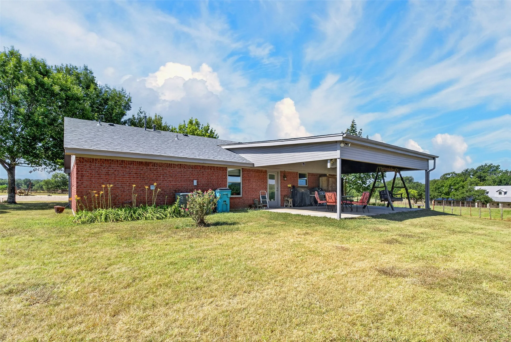 Single Family Residence For Sale in Coryell County , 11121 E HWY 84, Gatesville, Texas 76528, 2 Bedroom, 2 Bathroom, Garage spaces, 1,492 Sqft, built in 1997, mls#21364563, Real Estate Agent in Gatesville, Homes For Sale in Coryell county, Homes For Sale in Gatesville, Realtor in Gatesville Texas, Real Estate Brokerage Independent Realty Texas, Luminita Cordes Realtor