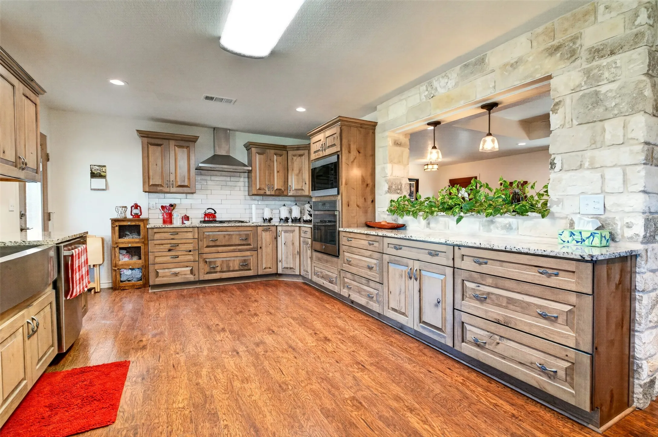 Single Family Residence For Sale in Coryell County , 11121 E HWY 84, Gatesville, Texas 76528, 2 Bedroom, 2 Bathroom, Garage spaces, 1,492 Sqft, built in 1997, mls#21364563, Real Estate Agent in Gatesville, Homes For Sale in Coryell county, Homes For Sale in Gatesville, Realtor in Gatesville Texas, Real Estate Brokerage Independent Realty Texas, Luminita Cordes Realtor