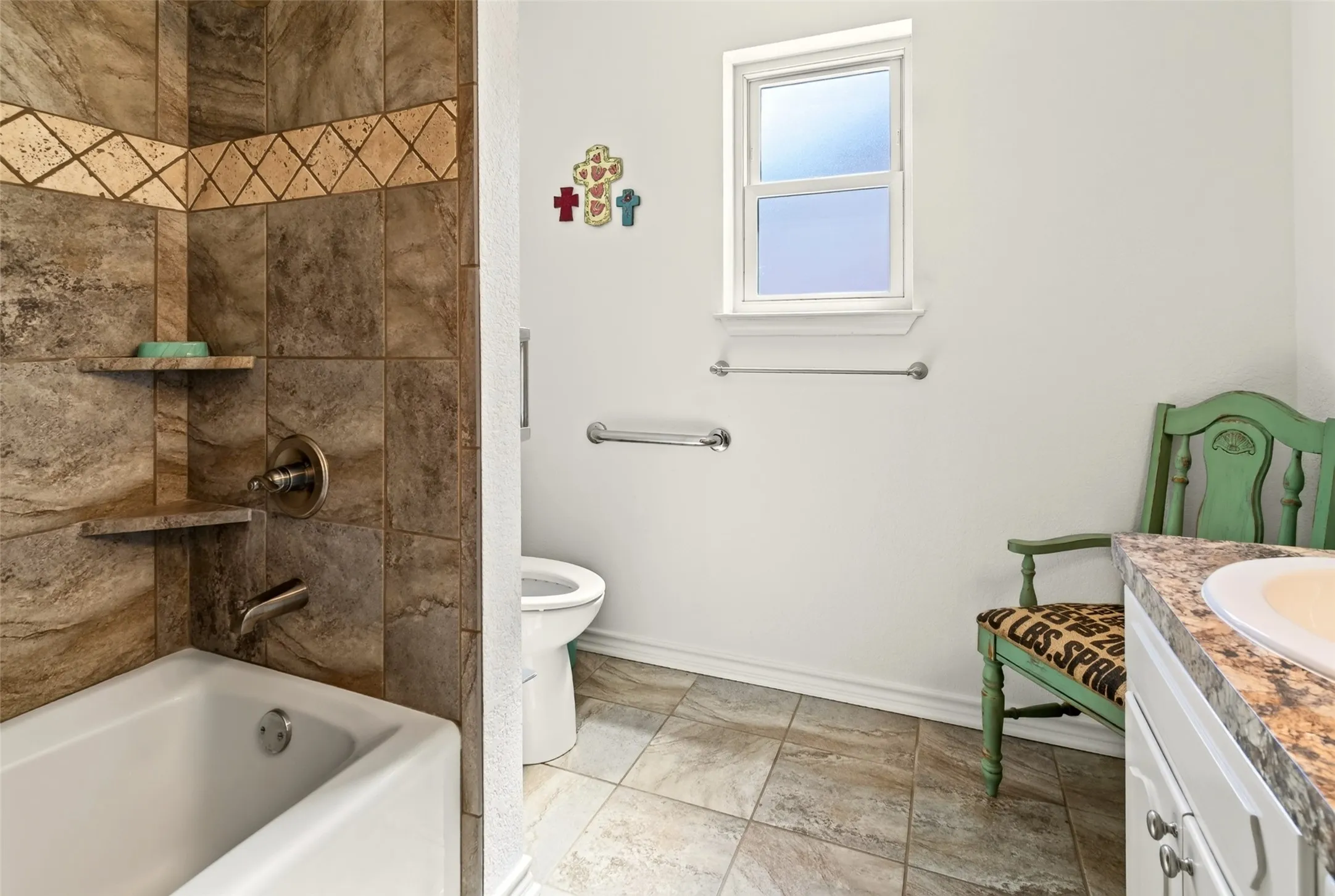 Single Family Residence For Sale in Coryell County , 11121 E HWY 84, Gatesville, Texas 76528, 2 Bedroom, 2 Bathroom, Garage spaces, 1,492 Sqft, built in 1997, mls#21364563, Real Estate Agent in Gatesville, Homes For Sale in Coryell county, Homes For Sale in Gatesville, Realtor in Gatesville Texas, Real Estate Brokerage Independent Realty Texas, Luminita Cordes Realtor