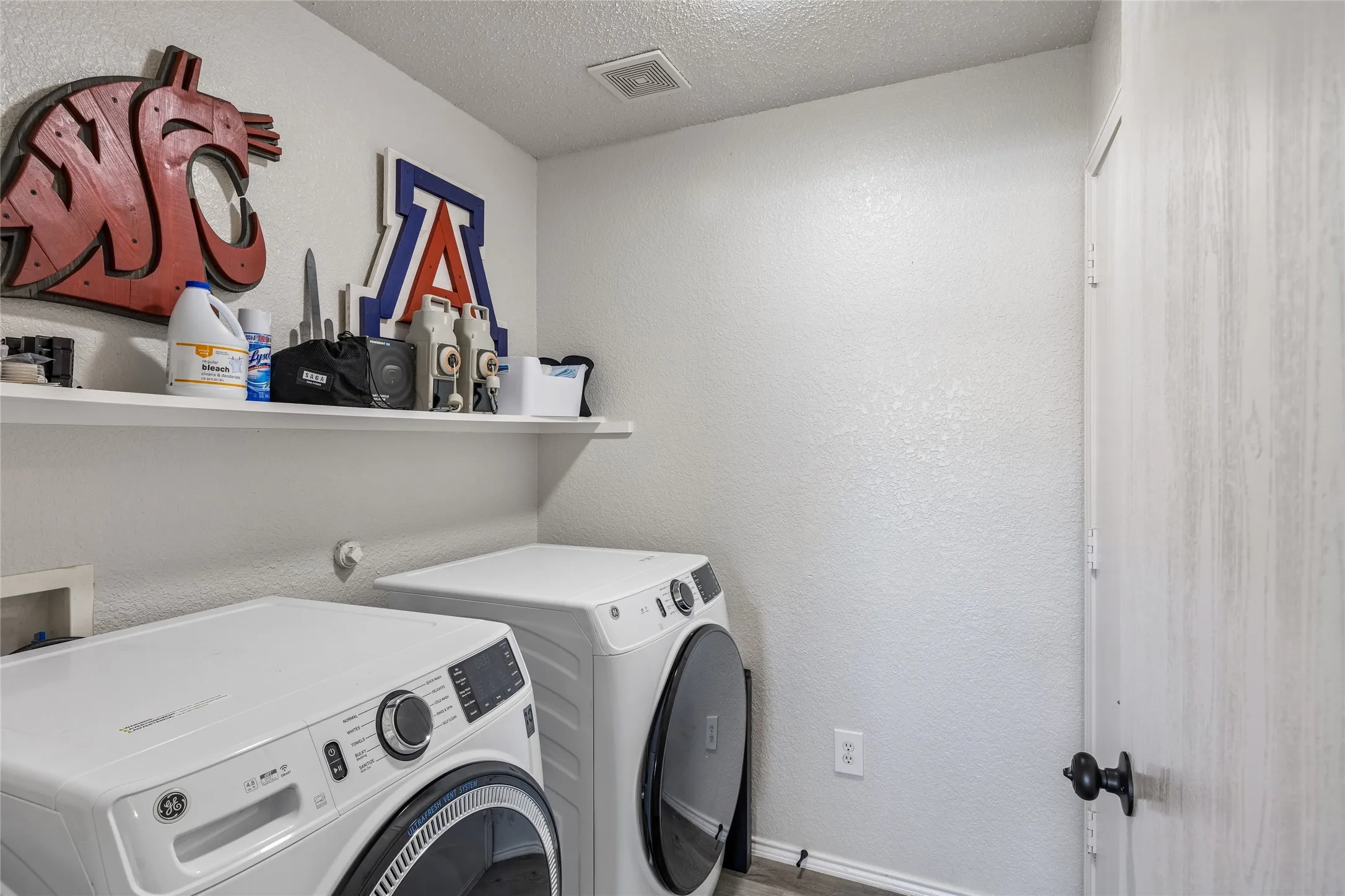 Single Family Residence For Sale in Tarrant County , 4600 Wheatland Drive, Fort Worth, Texas 76179, 3 Bedroom, 2 Bathroom, 2 Garage spaces, 1,790 Sqft, built in 2003, mls#21366247, Real Estate Agent in Fort Worth, Homes For Sale in Tarrant county, Homes For Sale in Fort Worth, Realtor in Fort Worth Texas, Real Estate Brokerage Independent Realty Texas, Luminita Cordes Realtor