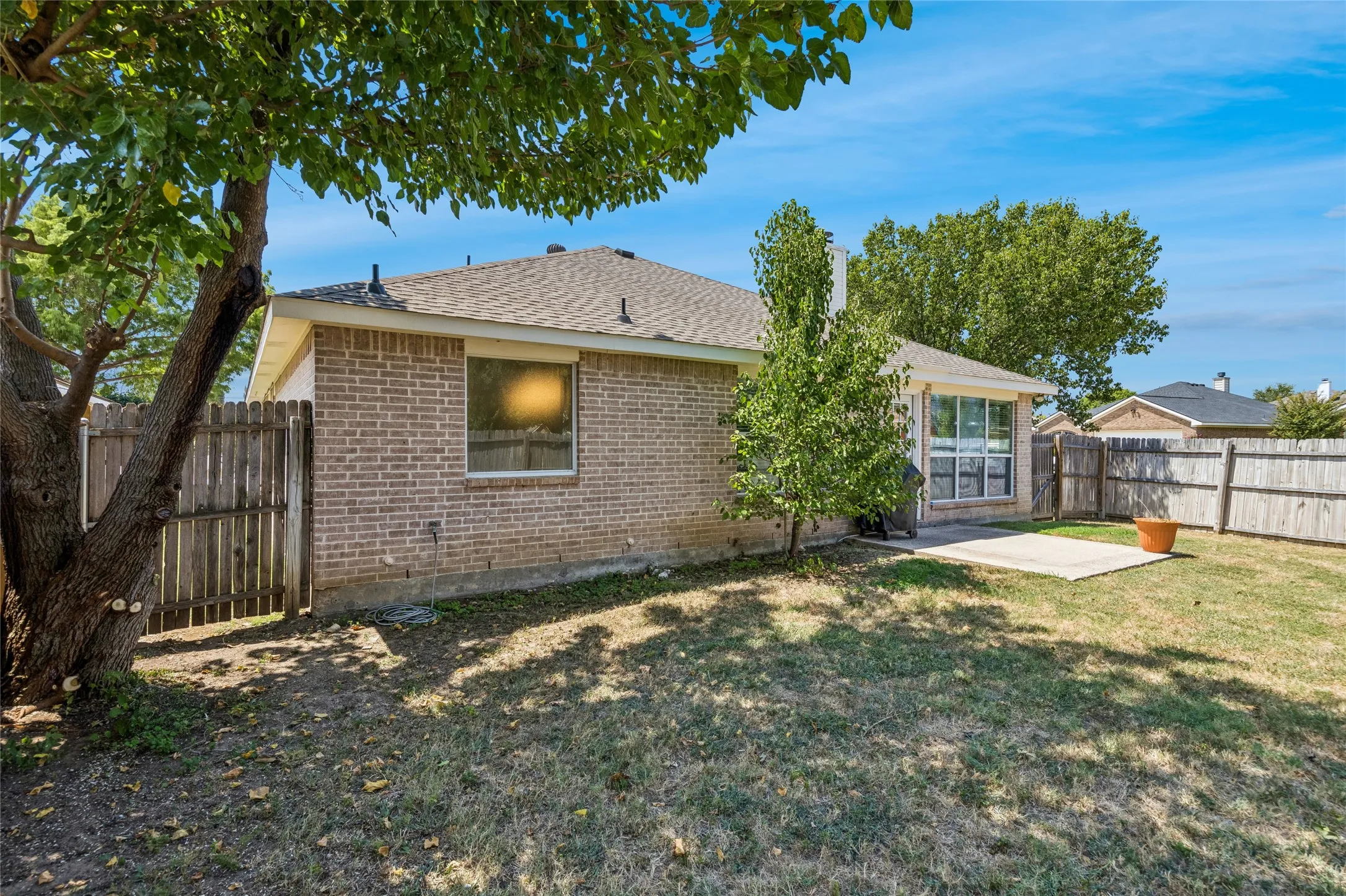 Single Family Residence For Sale in Tarrant County , 4600 Wheatland Drive, Fort Worth, Texas 76179, 3 Bedroom, 2 Bathroom, 2 Garage spaces, 1,790 Sqft, built in 2003, mls#21366247, Real Estate Agent in Fort Worth, Homes For Sale in Tarrant county, Homes For Sale in Fort Worth, Realtor in Fort Worth Texas, Real Estate Brokerage Independent Realty Texas, Luminita Cordes Realtor
