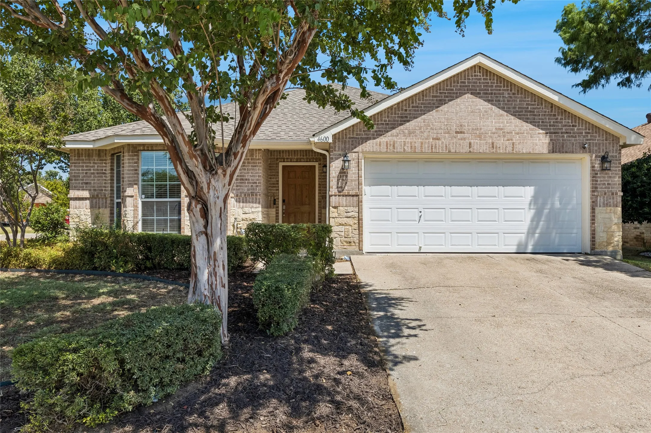 Single Family Residence For Sale in Tarrant County , 4600 Wheatland Drive, Fort Worth, Texas 76179, 3 Bedroom, 2 Bathroom, 2 Garage spaces, 1,790 Sqft, built in 2003, mls#21366247, Real Estate Agent in Fort Worth, Homes For Sale in Tarrant county, Homes For Sale in Fort Worth, Realtor in Fort Worth Texas, Real Estate Brokerage Independent Realty Texas, Luminita Cordes Realtor
