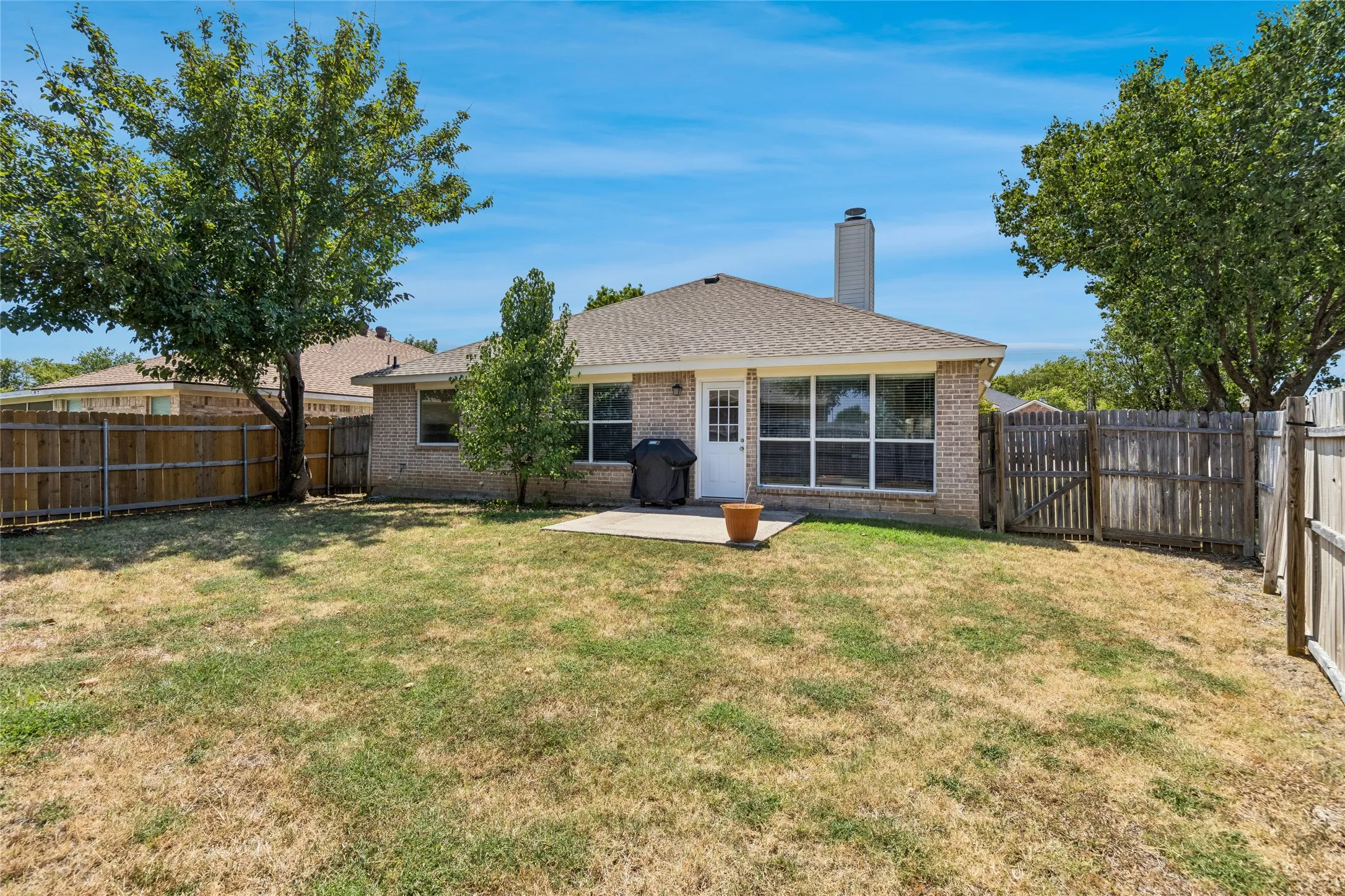 Single Family Residence For Sale in Tarrant County , 4600 Wheatland Drive, Fort Worth, Texas 76179, 3 Bedroom, 2 Bathroom, 2 Garage spaces, 1,790 Sqft, built in 2003, mls#21366247, Real Estate Agent in Fort Worth, Homes For Sale in Tarrant county, Homes For Sale in Fort Worth, Realtor in Fort Worth Texas, Real Estate Brokerage Independent Realty Texas, Luminita Cordes Realtor