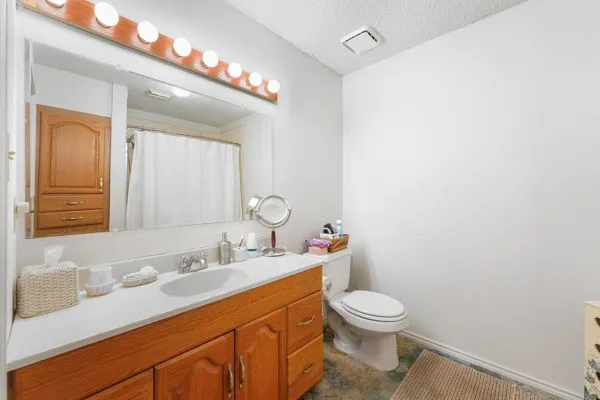 Single Family Residence For Sale in Kaufman County , 7140 County Road 146, Kaufman, Texas 75142, 3 Bedroom, 2 Bathroom, Garage spaces, 1,800 Sqft, built in 1993, mls#21371712, Real Estate Agent in Kaufman, Homes For Sale in Kaufman county, Homes For Sale in Kaufman, Realtor in Kaufman Texas, Real Estate Brokerage Independent Realty Texas, Luminita Cordes Realtor
