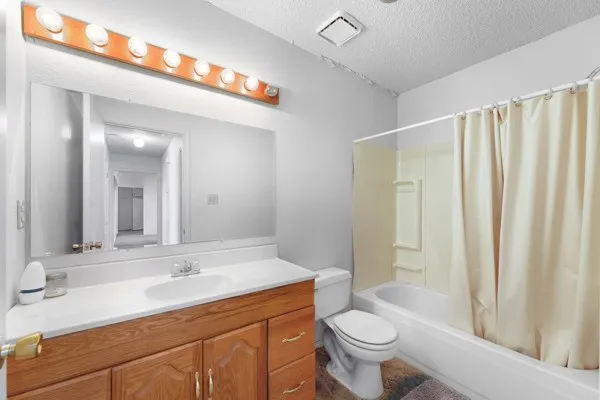 Single Family Residence For Sale in Kaufman County , 7140 County Road 146, Kaufman, Texas 75142, 3 Bedroom, 2 Bathroom, Garage spaces, 1,800 Sqft, built in 1993, mls#21371712, Real Estate Agent in Kaufman, Homes For Sale in Kaufman county, Homes For Sale in Kaufman, Realtor in Kaufman Texas, Real Estate Brokerage Independent Realty Texas, Luminita Cordes Realtor