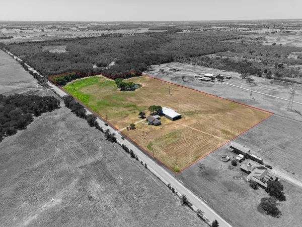 Single Family Residence For Sale in Kaufman County , 7140 County Road 146, Kaufman, Texas 75142, 3 Bedroom, 2 Bathroom, Garage spaces, 1,800 Sqft, built in 1993, mls#21371712, Real Estate Agent in Kaufman, Homes For Sale in Kaufman county, Homes For Sale in Kaufman, Realtor in Kaufman Texas, Real Estate Brokerage Independent Realty Texas, Luminita Cordes Realtor