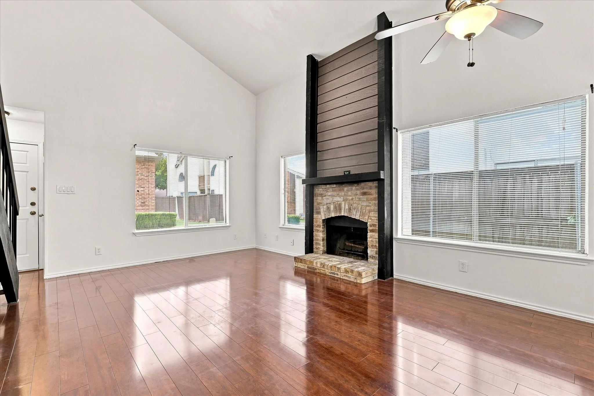 Condominium For Sale in Dallas County , 821 Dublin Drive 249, Richardson, Texas 75080, 3 Bedroom, 2 Bathroom, Garage spaces, 1,365 Sqft, built in 1981, mls#21353264, Real Estate Agent in Richardson, Homes For Sale in Dallas county, Homes For Sale in Richardson, Realtor in Richardson Texas, Real Estate Brokerage Independent Realty Texas, Luminita Cordes Realtor