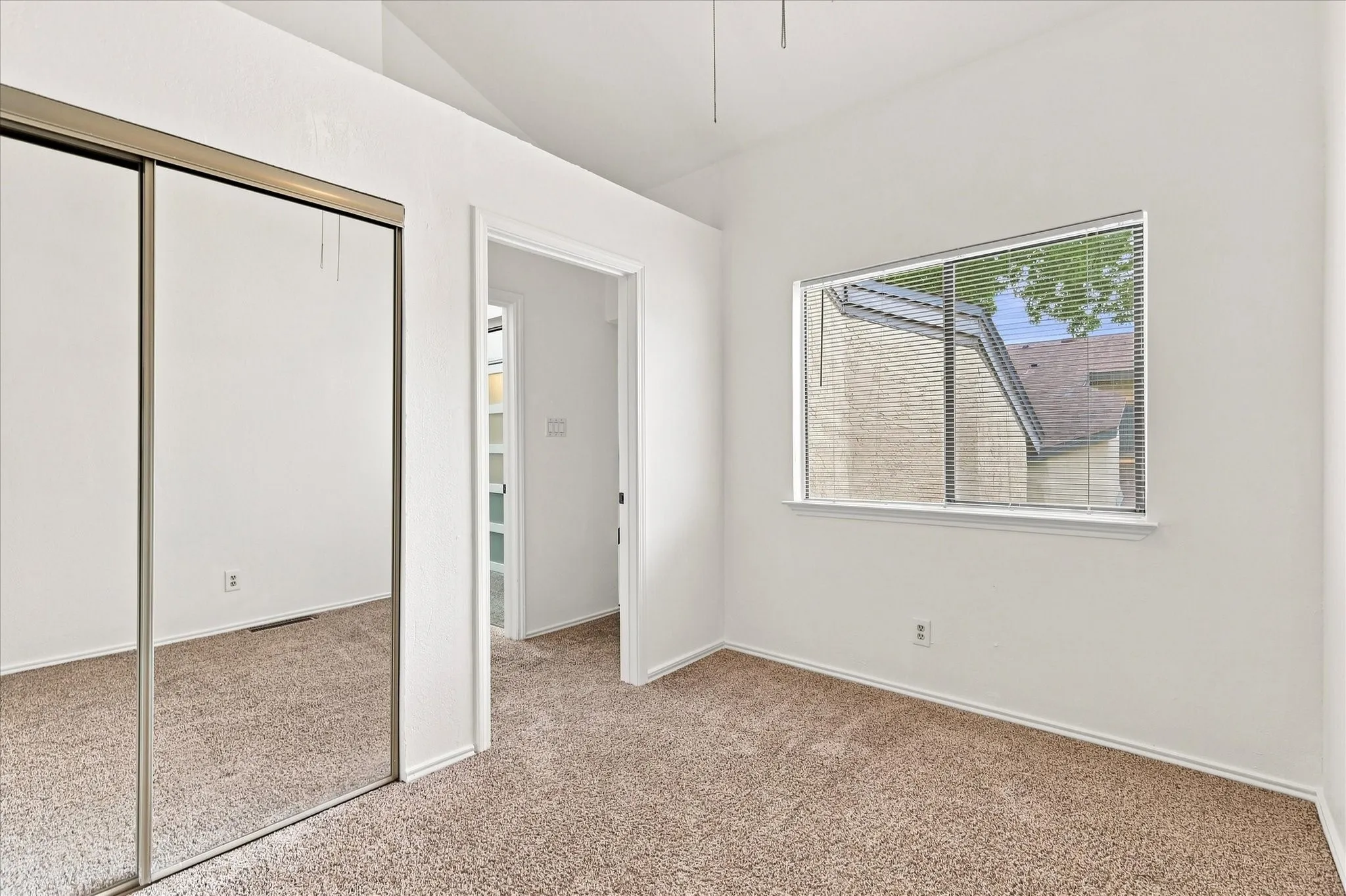 Condominium For Sale in Dallas County , 821 Dublin Drive 249, Richardson, Texas 75080, 3 Bedroom, 2 Bathroom, Garage spaces, 1,365 Sqft, built in 1981, mls#21353264, Real Estate Agent in Richardson, Homes For Sale in Dallas county, Homes For Sale in Richardson, Realtor in Richardson Texas, Real Estate Brokerage Independent Realty Texas, Luminita Cordes Realtor