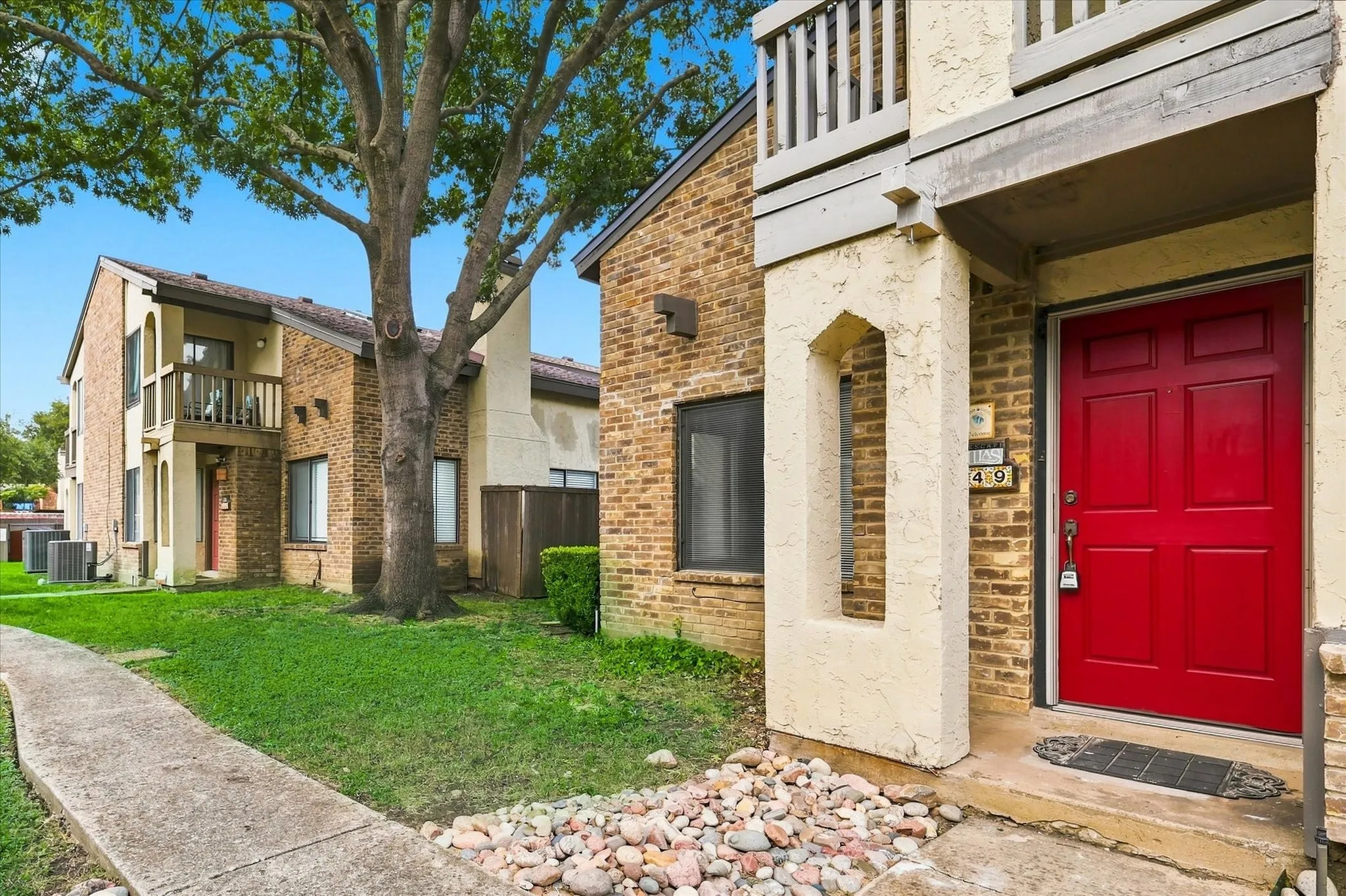 Condominium For Sale in Dallas County , 821 Dublin Drive 249, Richardson, Texas 75080, 3 Bedroom, 2 Bathroom, Garage spaces, 1,365 Sqft, built in 1981, mls#21353264, Real Estate Agent in Richardson, Homes For Sale in Dallas county, Homes For Sale in Richardson, Realtor in Richardson Texas, Real Estate Brokerage Independent Realty Texas, Luminita Cordes Realtor