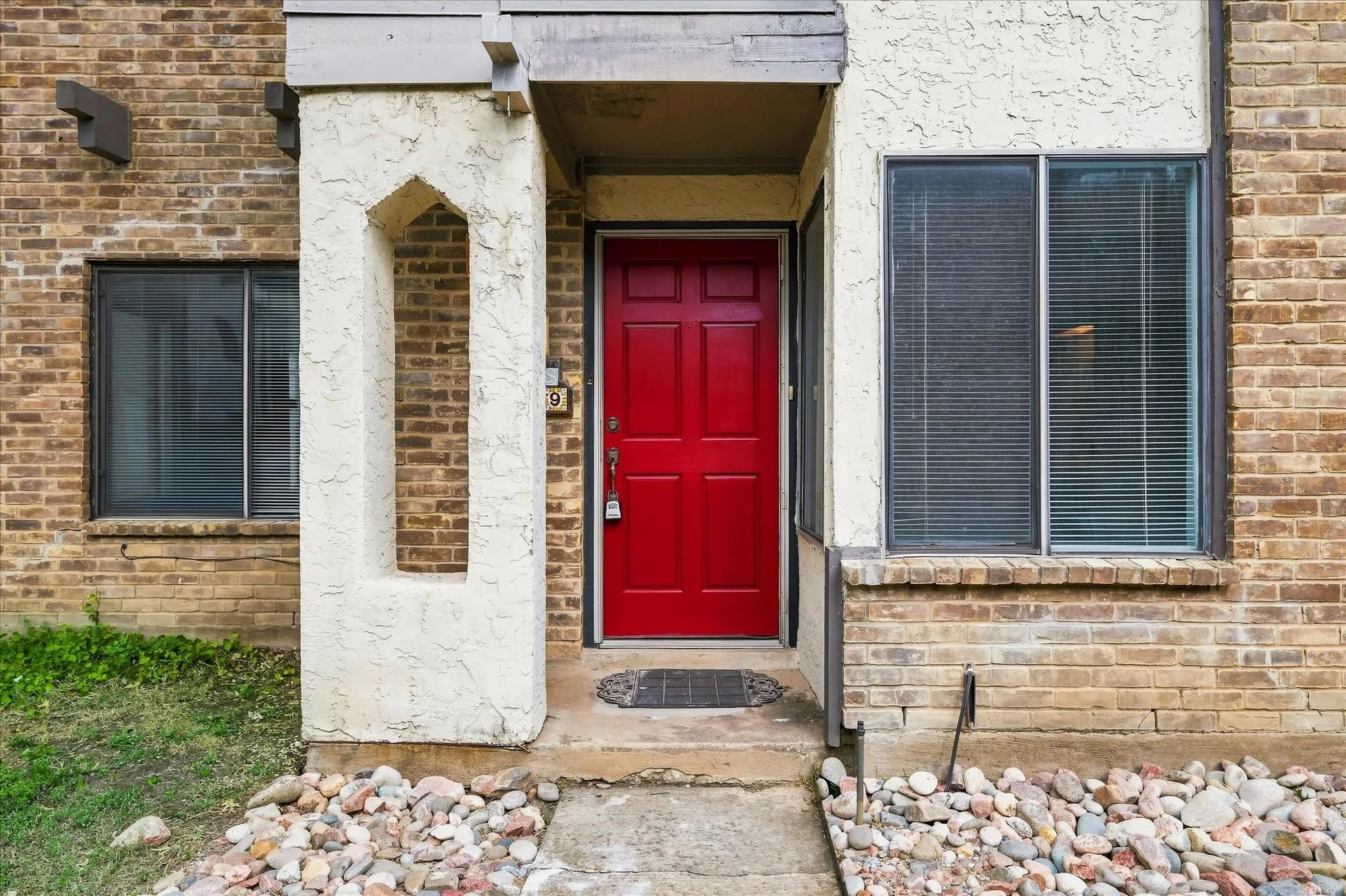 Condominium For Sale in Dallas County , 821 Dublin Drive 249, Richardson, Texas 75080, 3 Bedroom, 2 Bathroom, Garage spaces, 1,365 Sqft, built in 1981, mls#21353264, Real Estate Agent in Richardson, Homes For Sale in Dallas county, Homes For Sale in Richardson, Realtor in Richardson Texas, Real Estate Brokerage Independent Realty Texas, Luminita Cordes Realtor
