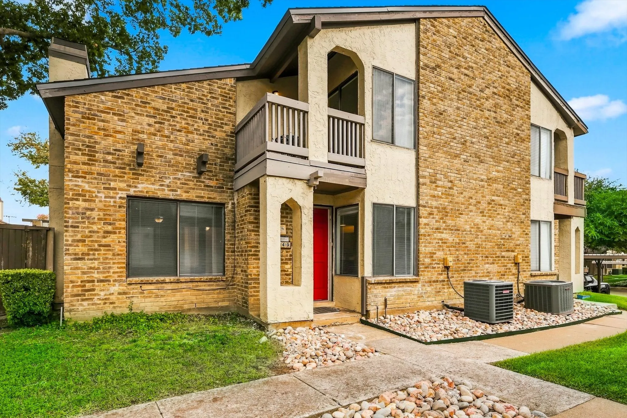 Condominium For Sale in Dallas County , 821 Dublin Drive 249, Richardson, Texas 75080, 3 Bedroom, 2 Bathroom, Garage spaces, 1,365 Sqft, built in 1981, mls#21353264, Real Estate Agent in Richardson, Homes For Sale in Dallas county, Homes For Sale in Richardson, Realtor in Richardson Texas, Real Estate Brokerage Independent Realty Texas, Luminita Cordes Realtor