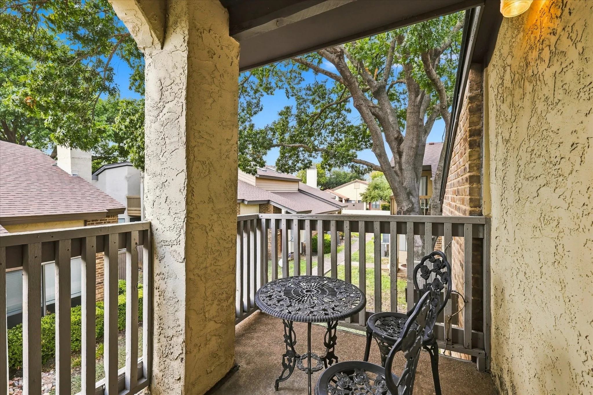 Condominium For Sale in Dallas County , 821 Dublin Drive 249, Richardson, Texas 75080, 3 Bedroom, 2 Bathroom, Garage spaces, 1,365 Sqft, built in 1981, mls#21353264, Real Estate Agent in Richardson, Homes For Sale in Dallas county, Homes For Sale in Richardson, Realtor in Richardson Texas, Real Estate Brokerage Independent Realty Texas, Luminita Cordes Realtor