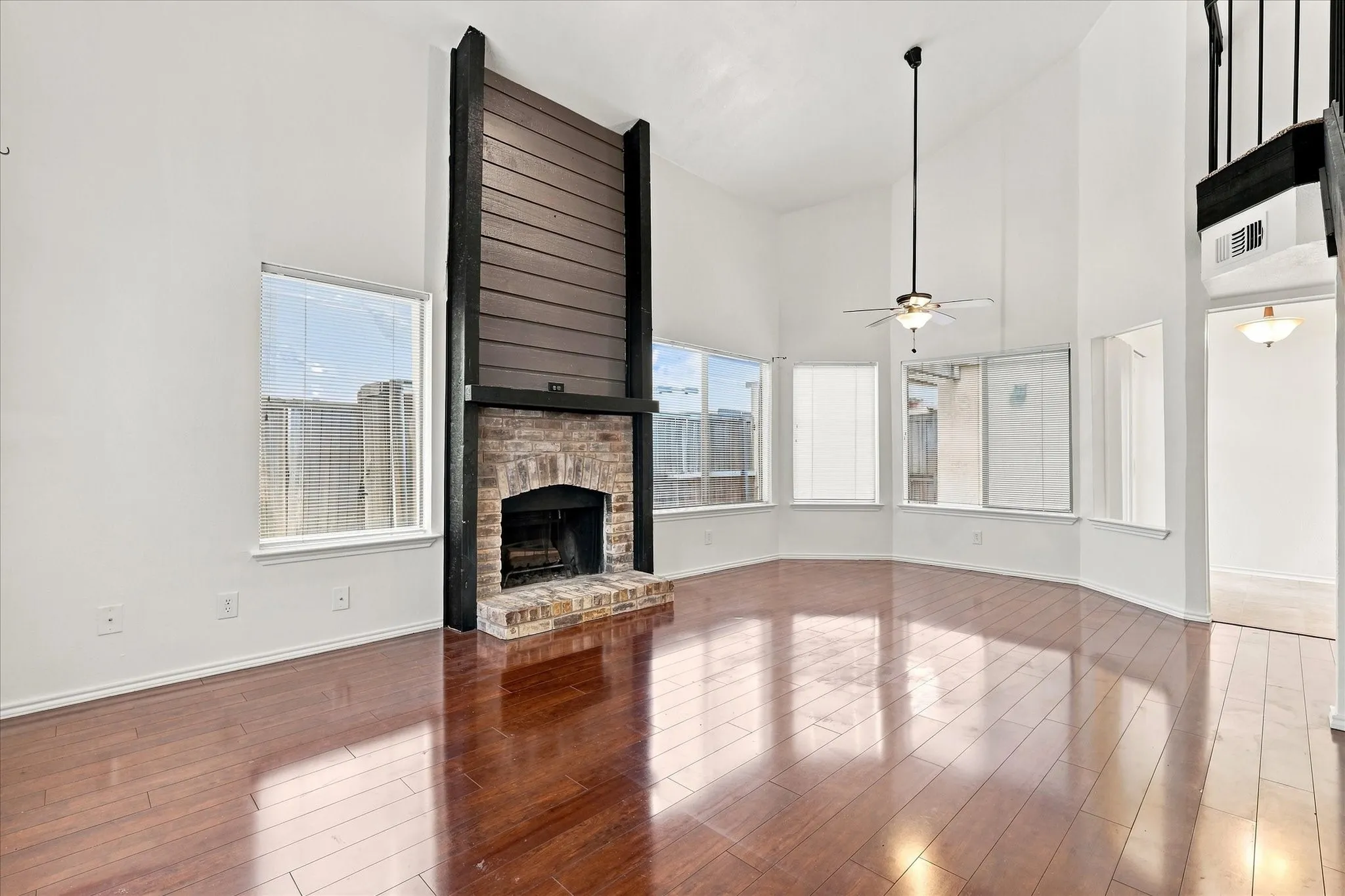 Condominium For Sale in Dallas County , 821 Dublin Drive 249, Richardson, Texas 75080, 3 Bedroom, 2 Bathroom, Garage spaces, 1,365 Sqft, built in 1981, mls#21353264, Real Estate Agent in Richardson, Homes For Sale in Dallas county, Homes For Sale in Richardson, Realtor in Richardson Texas, Real Estate Brokerage Independent Realty Texas, Luminita Cordes Realtor