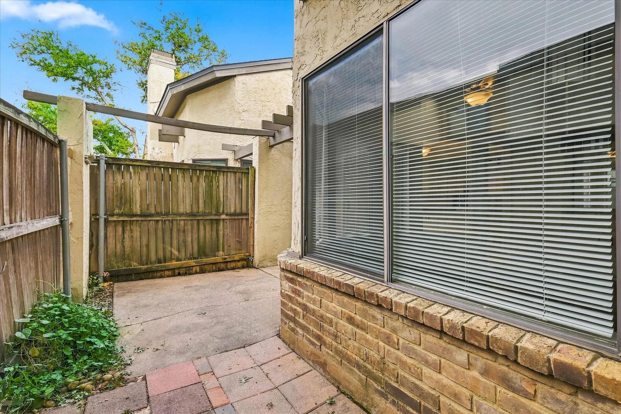 Condominium For Sale in Dallas County , 821 Dublin Drive 249, Richardson, Texas 75080, 3 Bedroom, 2 Bathroom, Garage spaces, 1,365 Sqft, built in 1981, mls#21353264, Real Estate Agent in Richardson, Homes For Sale in Dallas county, Homes For Sale in Richardson, Realtor in Richardson Texas, Real Estate Brokerage Independent Realty Texas, Luminita Cordes Realtor