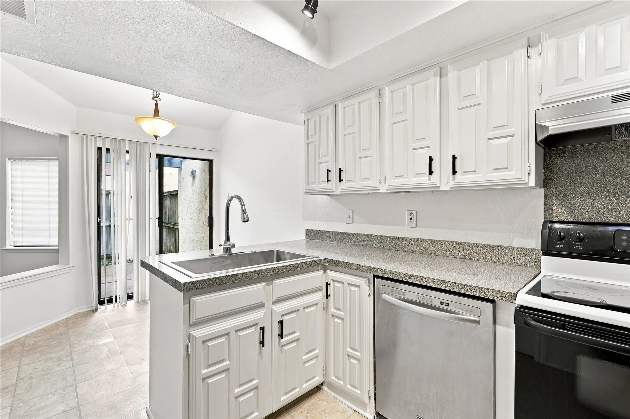 Condominium For Sale in Dallas County , 821 Dublin Drive 249, Richardson, Texas 75080, 3 Bedroom, 2 Bathroom, Garage spaces, 1,365 Sqft, built in 1981, mls#21353264, Real Estate Agent in Richardson, Homes For Sale in Dallas county, Homes For Sale in Richardson, Realtor in Richardson Texas, Real Estate Brokerage Independent Realty Texas, Luminita Cordes Realtor