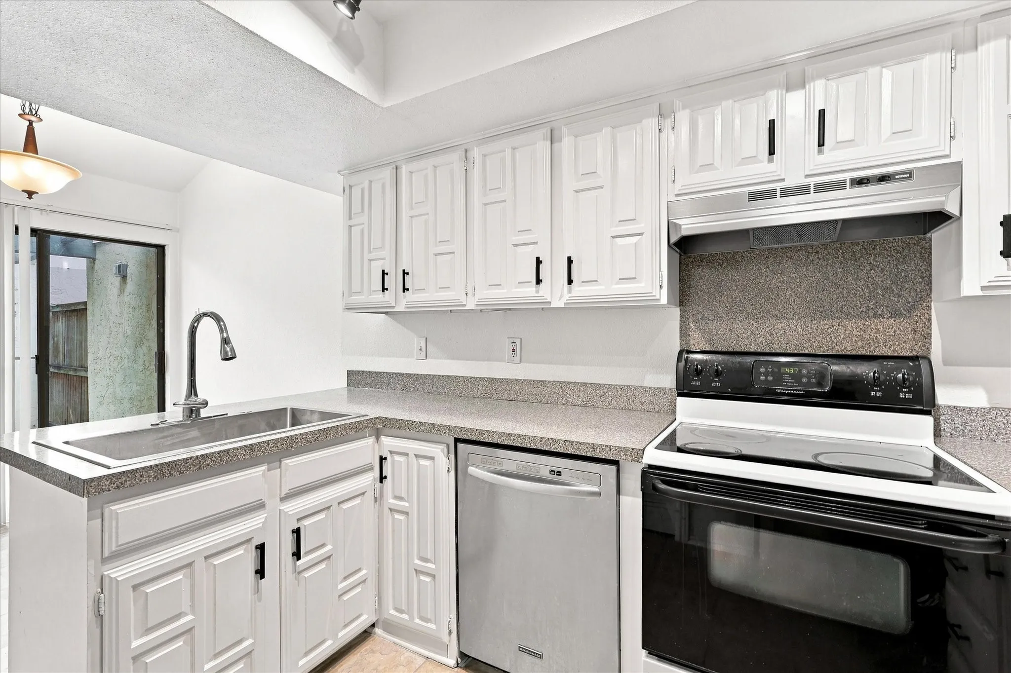 Condominium For Sale in Dallas County , 821 Dublin Drive 249, Richardson, Texas 75080, 3 Bedroom, 2 Bathroom, Garage spaces, 1,365 Sqft, built in 1981, mls#21353264, Real Estate Agent in Richardson, Homes For Sale in Dallas county, Homes For Sale in Richardson, Realtor in Richardson Texas, Real Estate Brokerage Independent Realty Texas, Luminita Cordes Realtor