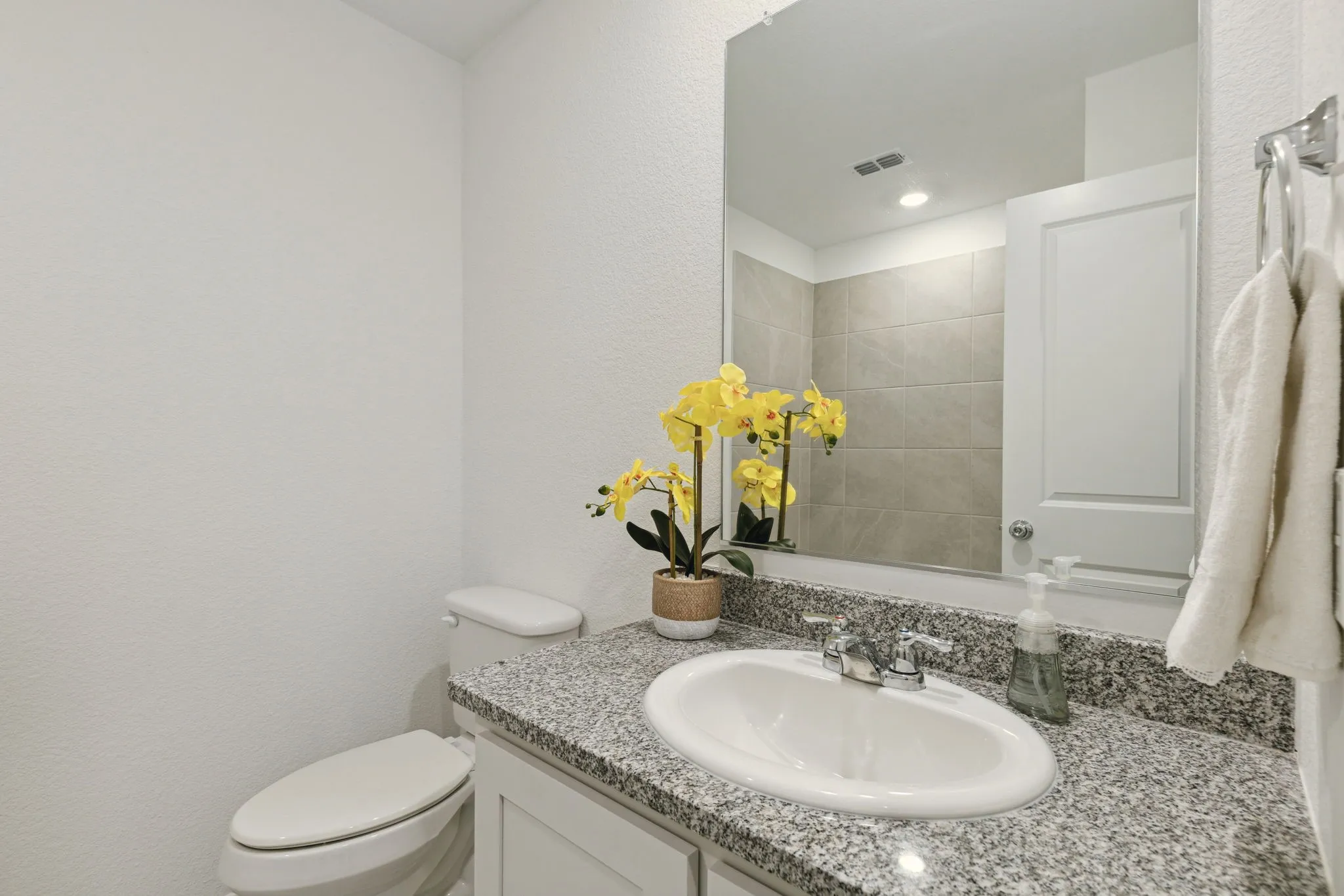 Single Family Residence For Rent in Tarrant County , 2517 Bunkerton Drive, Fort Worth, Texas 76179, 4 Bedroom, 2 Bathroom, 2 Garage spaces, 1,690 Sqft, built in 2023, mls#21371716, Real Estate Agent in Fort Worth, Homes For Rent in Tarrant county, Homes For Rent in Fort Worth, Realtor in Fort Worth Texas, Real Estate Brokerage Independent Realty Texas, Luminita Cordes Realtor
