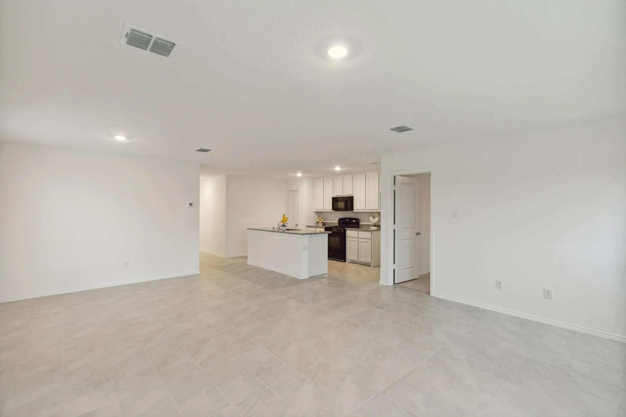 Single Family Residence For Rent in Tarrant County , 2517 Bunkerton Drive, Fort Worth, Texas 76179, 4 Bedroom, 2 Bathroom, 2 Garage spaces, 1,690 Sqft, built in 2023, mls#21371716, Real Estate Agent in Fort Worth, Homes For Rent in Tarrant county, Homes For Rent in Fort Worth, Realtor in Fort Worth Texas, Real Estate Brokerage Independent Realty Texas, Luminita Cordes Realtor