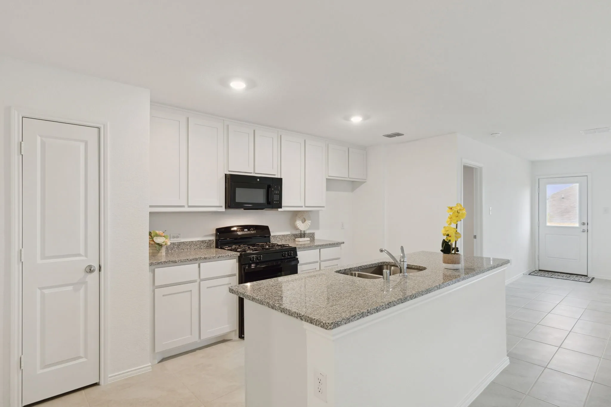 Single Family Residence For Rent in Tarrant County , 2517 Bunkerton Drive, Fort Worth, Texas 76179, 4 Bedroom, 2 Bathroom, 2 Garage spaces, 1,690 Sqft, built in 2023, mls#21371716, Real Estate Agent in Fort Worth, Homes For Rent in Tarrant county, Homes For Rent in Fort Worth, Realtor in Fort Worth Texas, Real Estate Brokerage Independent Realty Texas, Luminita Cordes Realtor