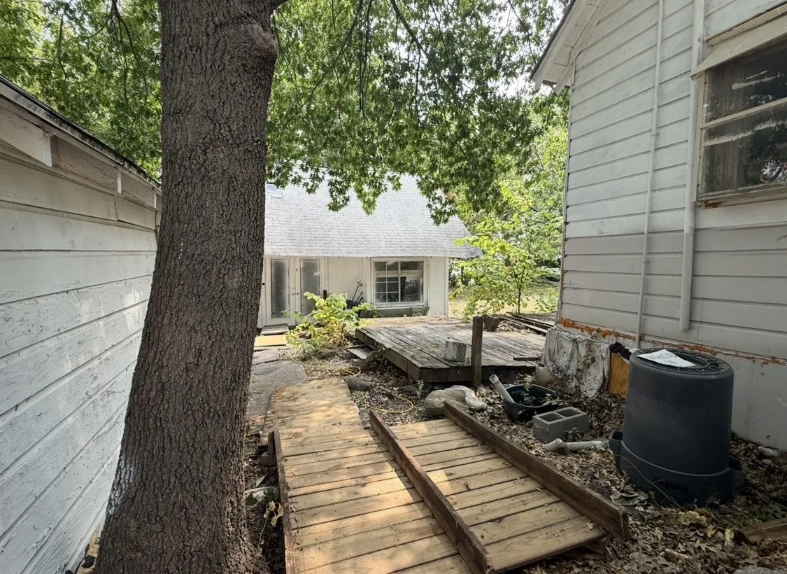 Single Family Residence For Sale in Collin County , 1018 N College Street, Mc Kinney, Texas 75069, 0, 0, 2 Garage spaces, 1,815 Sqft, built in 1960, mls#21371715, Real Estate Agent in Mc Kinney, Homes For Sale in Collin county, Homes For Sale in Mc Kinney, Realtor in Mc Kinney Texas, Real Estate Brokerage Independent Realty Texas, Luminita Cordes Realtor