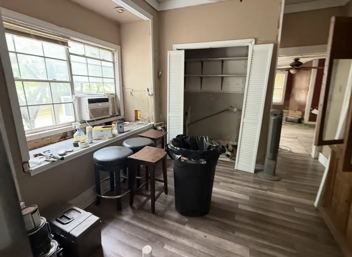 Single Family Residence For Sale in Collin County , 1018 N College Street, Mc Kinney, Texas 75069, 0, 0, 2 Garage spaces, 1,815 Sqft, built in 1960, mls#21371715, Real Estate Agent in Mc Kinney, Homes For Sale in Collin county, Homes For Sale in Mc Kinney, Realtor in Mc Kinney Texas, Real Estate Brokerage Independent Realty Texas, Luminita Cordes Realtor