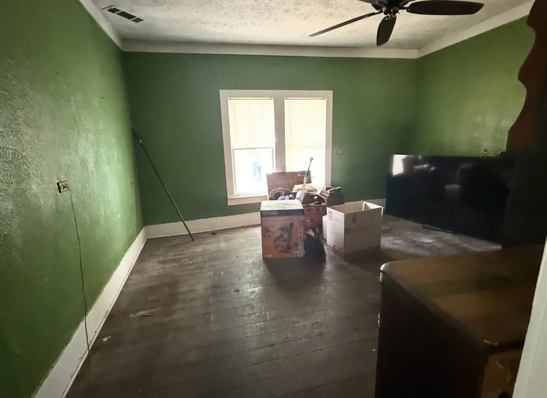Single Family Residence For Sale in Collin County , 1018 N College Street, Mc Kinney, Texas 75069, 0, 0, 2 Garage spaces, 1,815 Sqft, built in 1960, mls#21371715, Real Estate Agent in Mc Kinney, Homes For Sale in Collin county, Homes For Sale in Mc Kinney, Realtor in Mc Kinney Texas, Real Estate Brokerage Independent Realty Texas, Luminita Cordes Realtor