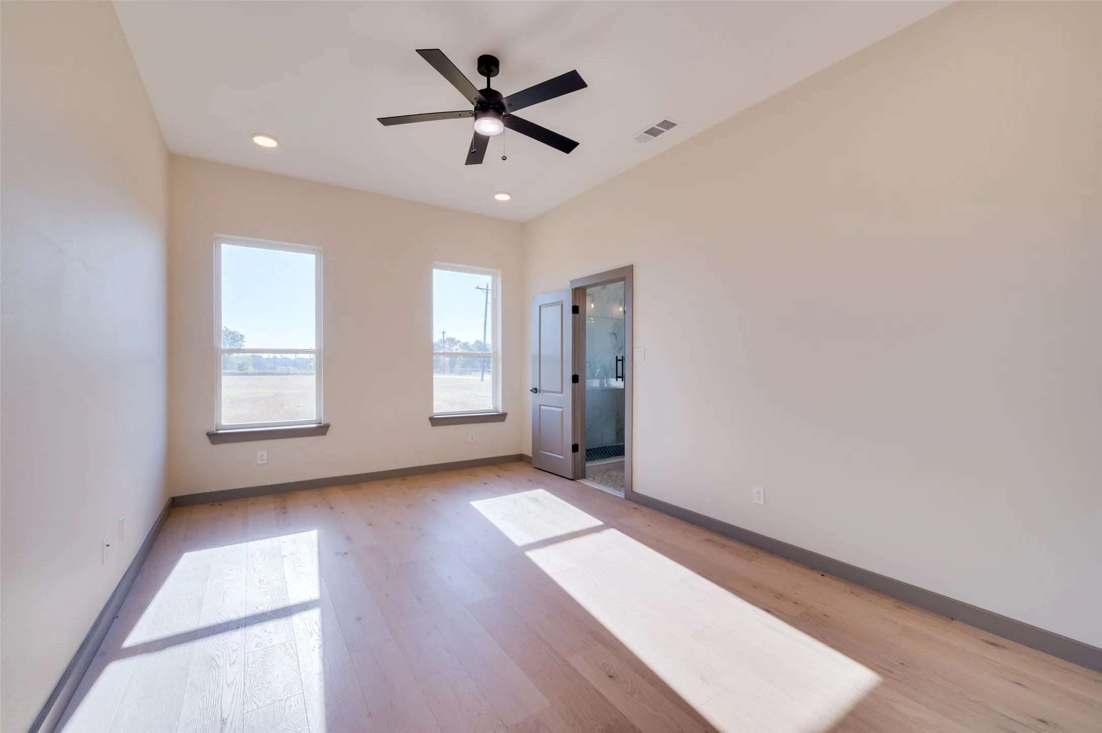 Single Family Residence For Sale in Grayson County , 1561 Dixie Estates Way, Whitesboro, Texas 76273, 3 Bedroom, 4 Bathroom, 2 Garage spaces, 2,649 Sqft, built in 2024, mls#21371595, Real Estate Agent in Whitesboro, Homes For Sale in Grayson county, Homes For Sale in Whitesboro, Realtor in Whitesboro Texas, Real Estate Brokerage Independent Realty Texas, Luminita Cordes Realtor
