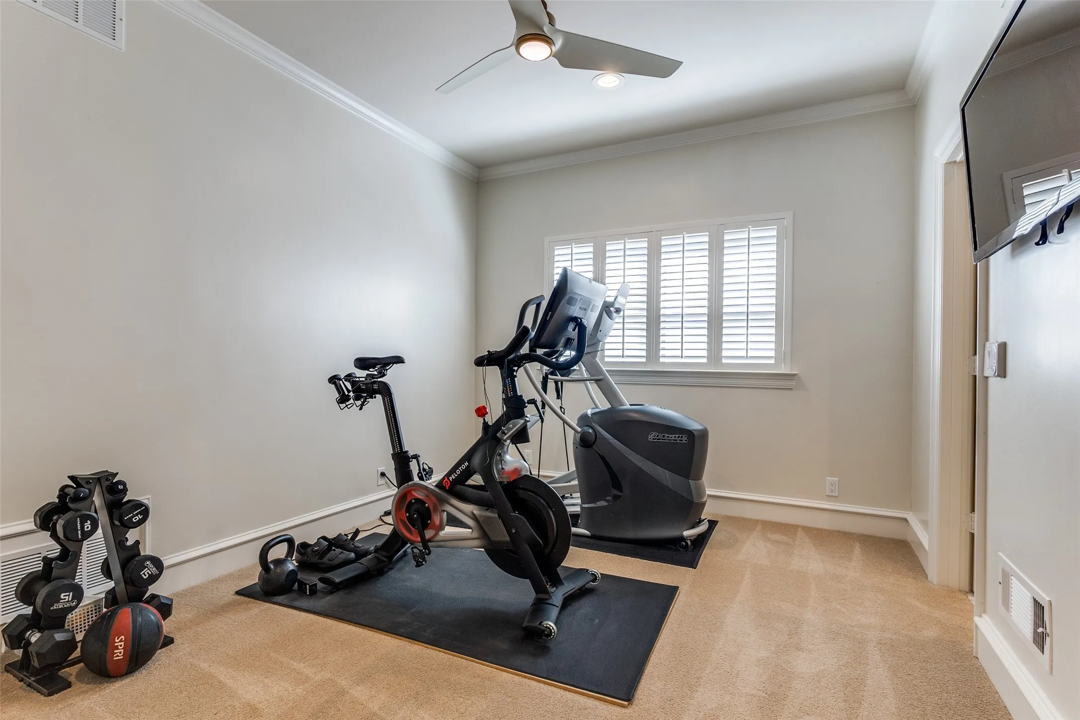 Single Family Residence For Sale in Dallas County , 17316 Club Hill Lane, Dallas, Texas 75248, 4 Bedroom, 6 Bathroom, 2 Garage spaces, 5,522 Sqft, built in 1984, mls#21365484, Real Estate Agent in Dallas, Homes For Sale in Dallas county, Homes For Sale in Dallas, Realtor in Dallas Texas, Real Estate Brokerage Independent Realty Texas, Luminita Cordes Realtor
