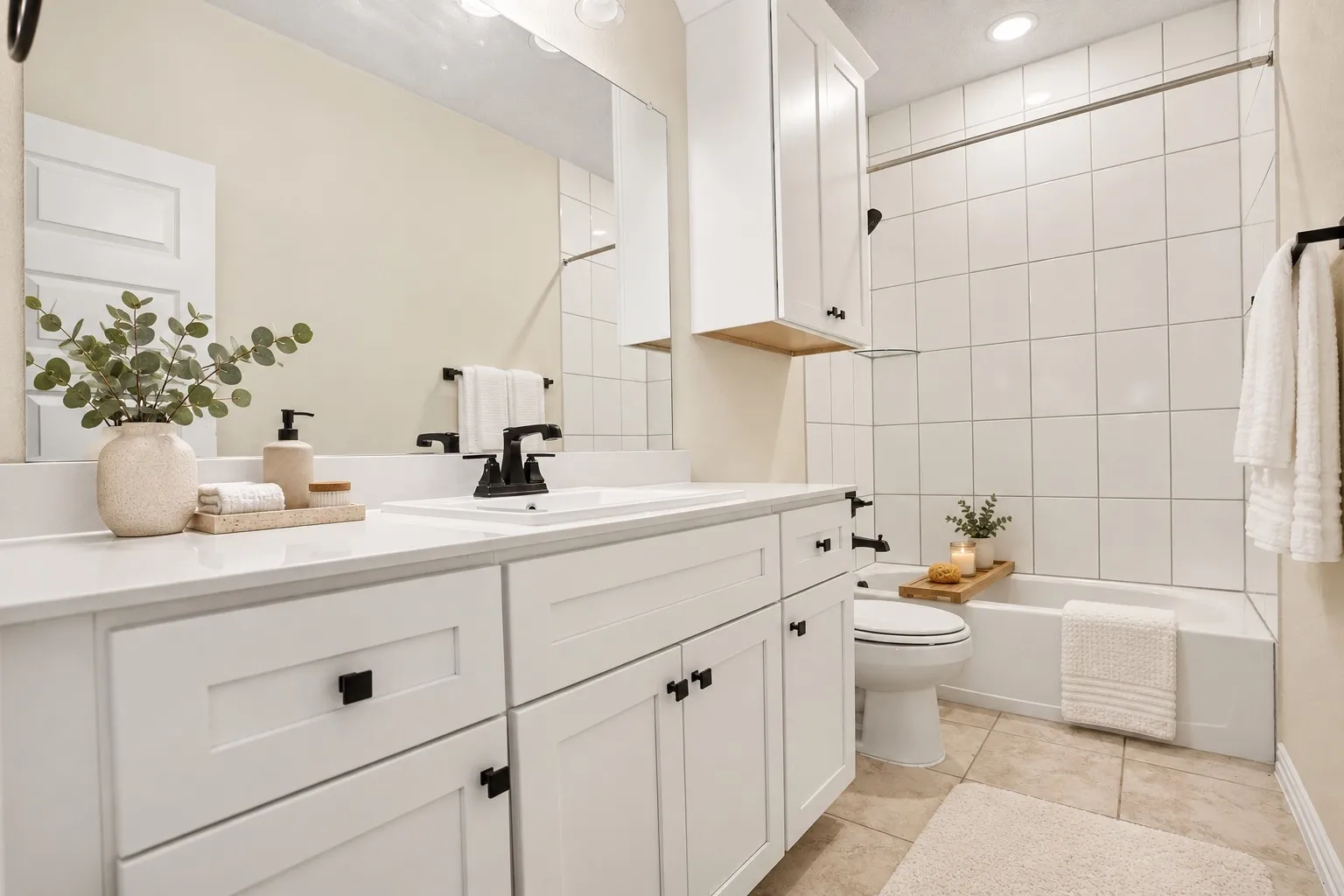 Single Family Residence For Sale in Ellis County , 1830 Silver Birch Road, Waxahachie, Texas 75165, 5 Bedroom, 4 Bathroom, 2 Garage spaces, 3,499 Sqft, built in 2024, mls#21370861, Real Estate Agent in Waxahachie, Homes For Sale in Ellis county, Homes For Sale in Waxahachie, Realtor in Waxahachie Texas, Real Estate Brokerage Independent Realty Texas, Luminita Cordes Realtor