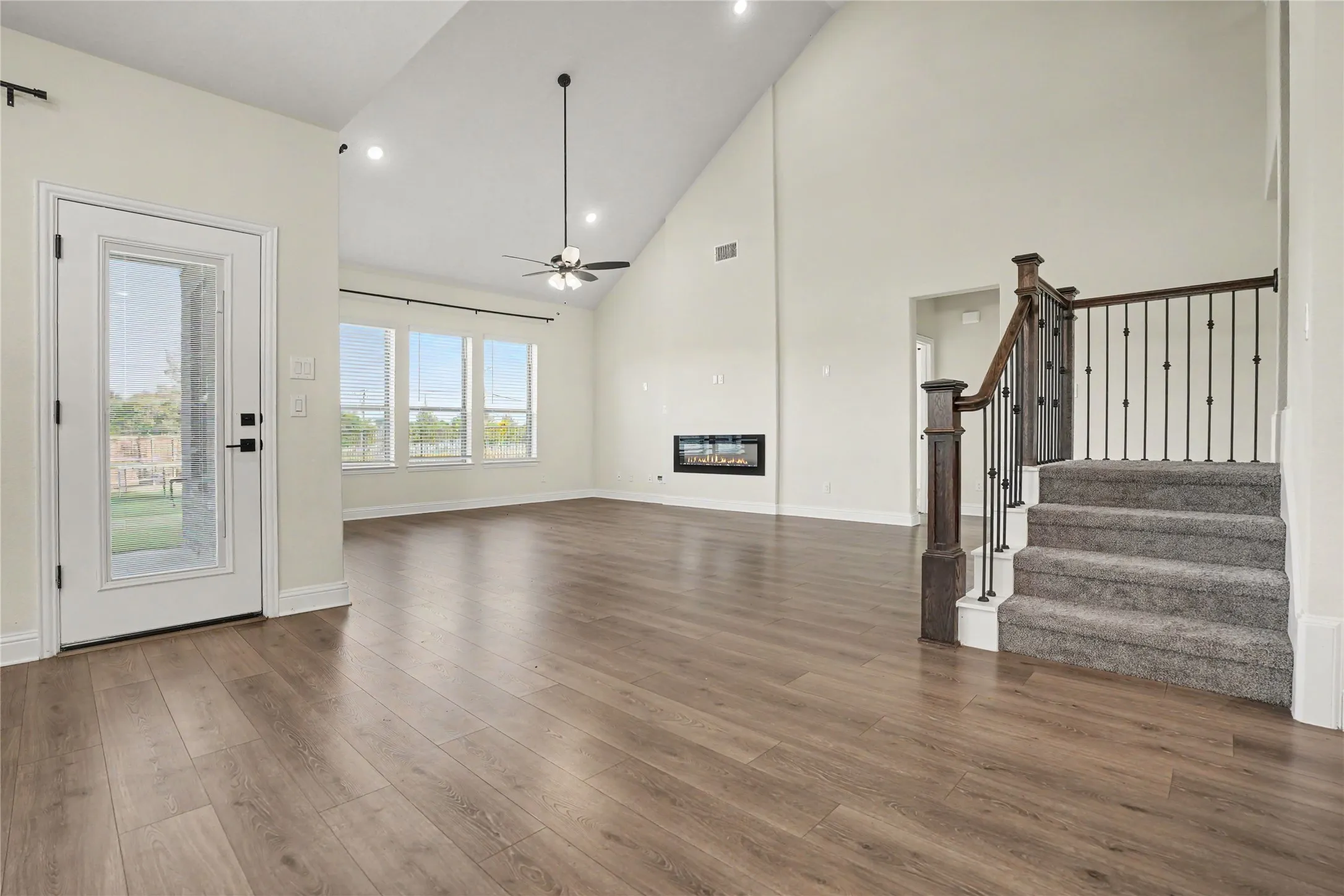 Single Family Residence For Sale in Ellis County , 1830 Silver Birch Road, Waxahachie, Texas 75165, 5 Bedroom, 4 Bathroom, 2 Garage spaces, 3,499 Sqft, built in 2024, mls#21370861, Real Estate Agent in Waxahachie, Homes For Sale in Ellis county, Homes For Sale in Waxahachie, Realtor in Waxahachie Texas, Real Estate Brokerage Independent Realty Texas, Luminita Cordes Realtor